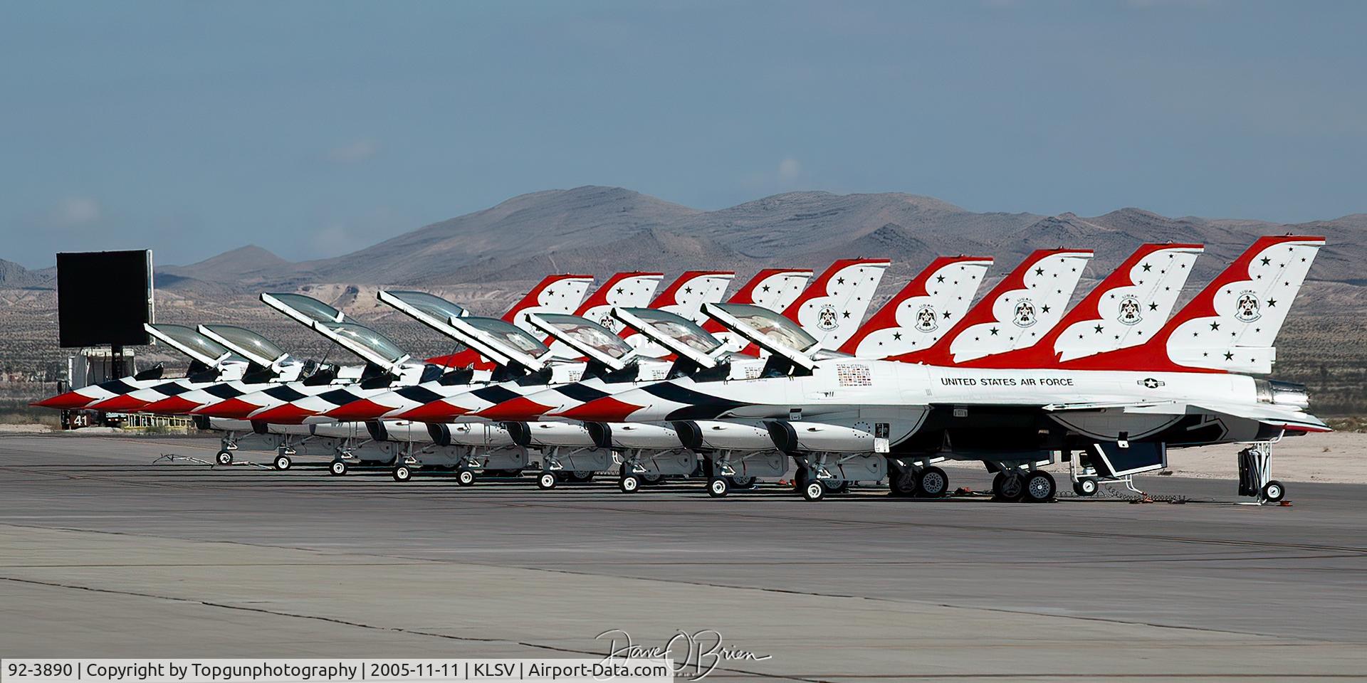 92-3890, General Dynamics F-16CJ Fighting Falcon C/N CC-132, Thunderbirds Home Base