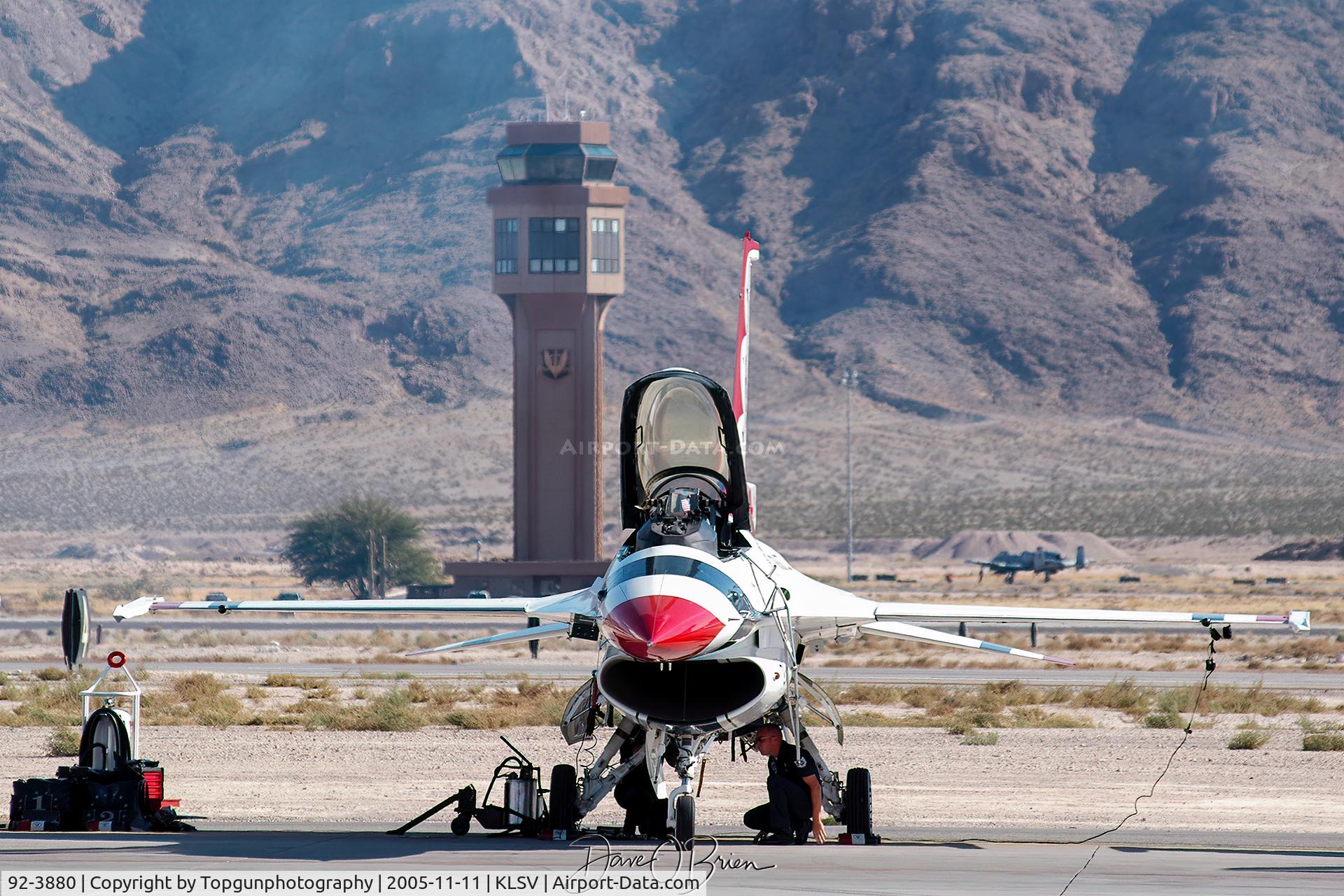 92-3880, 1992 General Dynamics F-16CJ Fighting Falcon C/N CC-122, Thunderbird #2