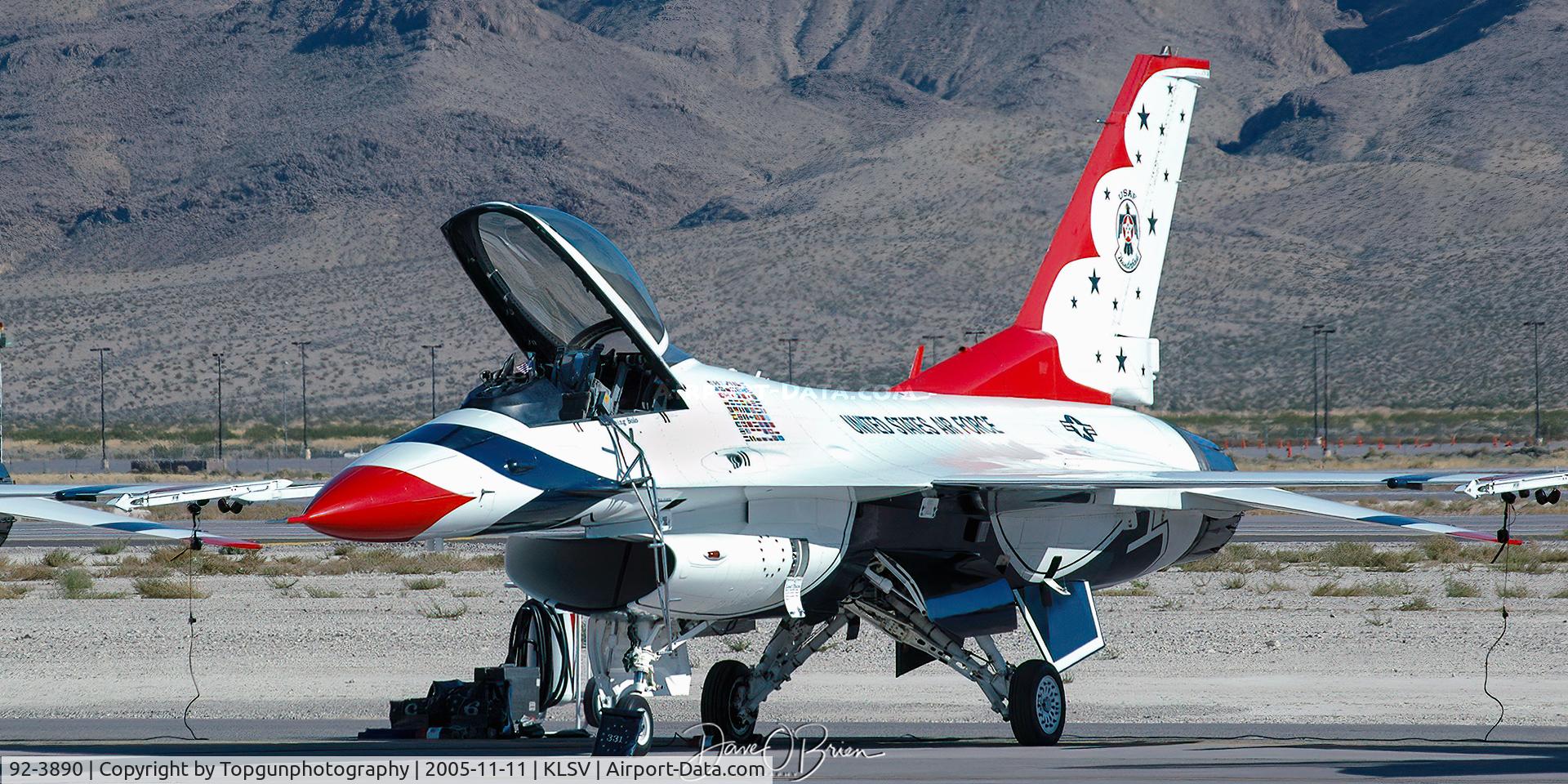 92-3890, General Dynamics F-16CJ Fighting Falcon C/N CC-132, 2nd Solo, TB #6