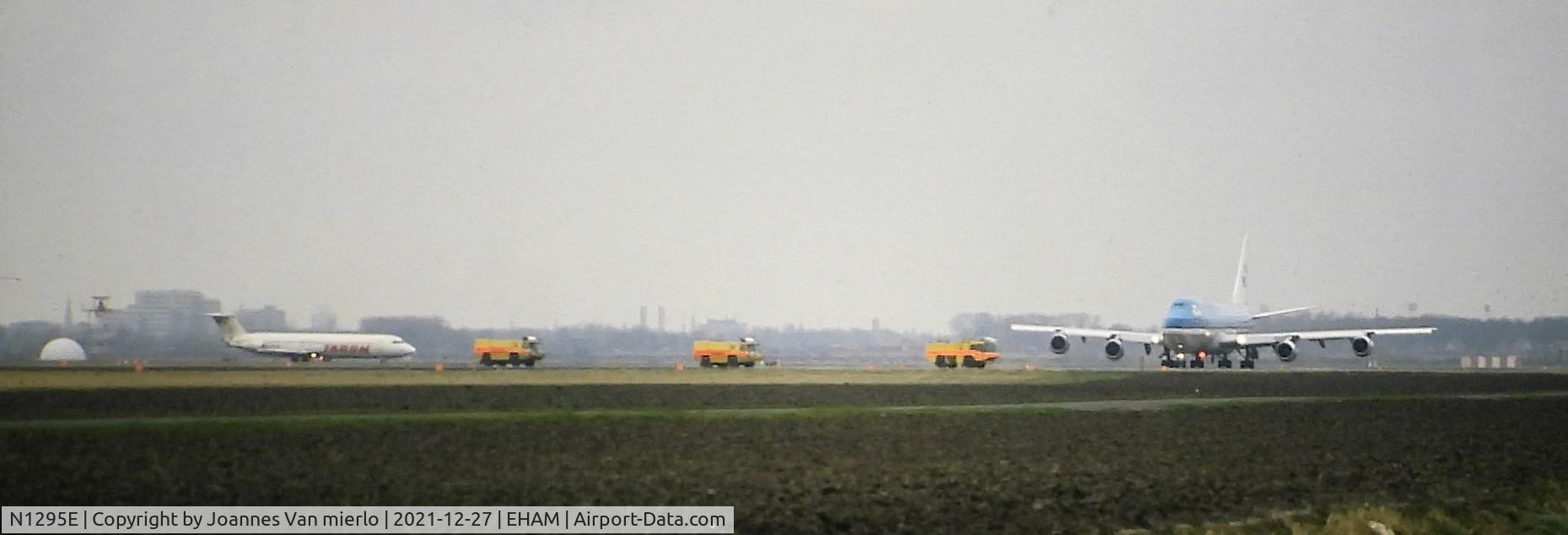 N1295E, 1980 Boeing 747-206B (SUD) C/N 22376, Slide scan