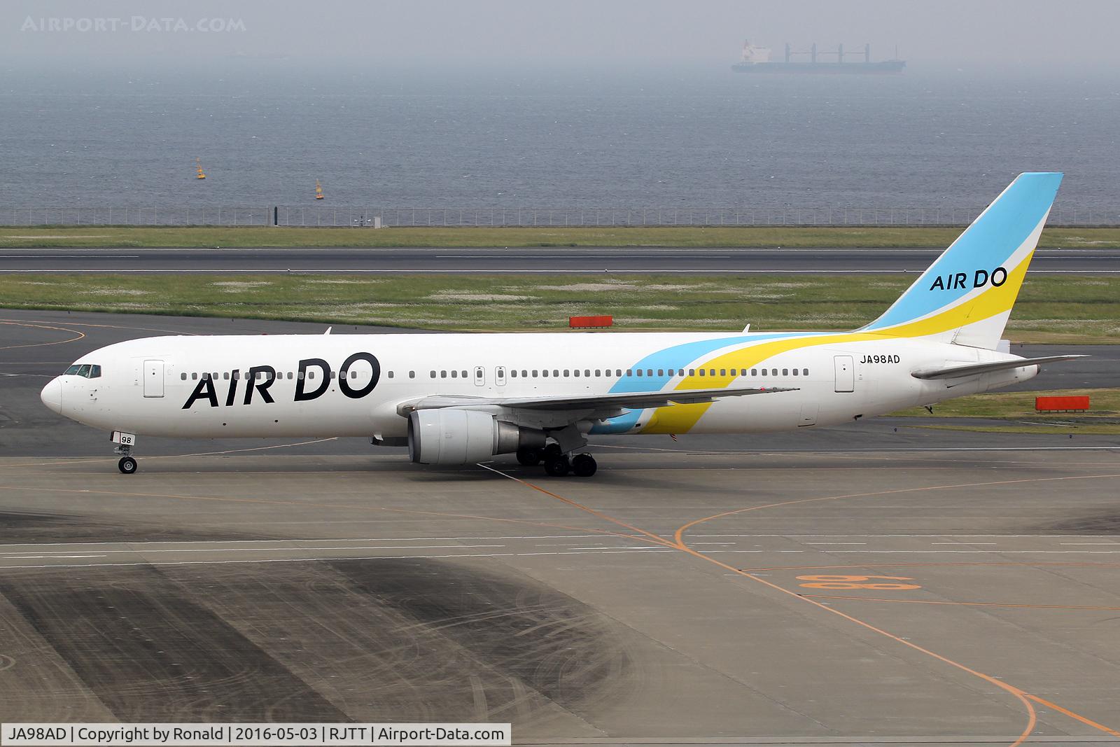 JA98AD, 1998 Boeing 767-33A/ER C/N 27476, at hnd