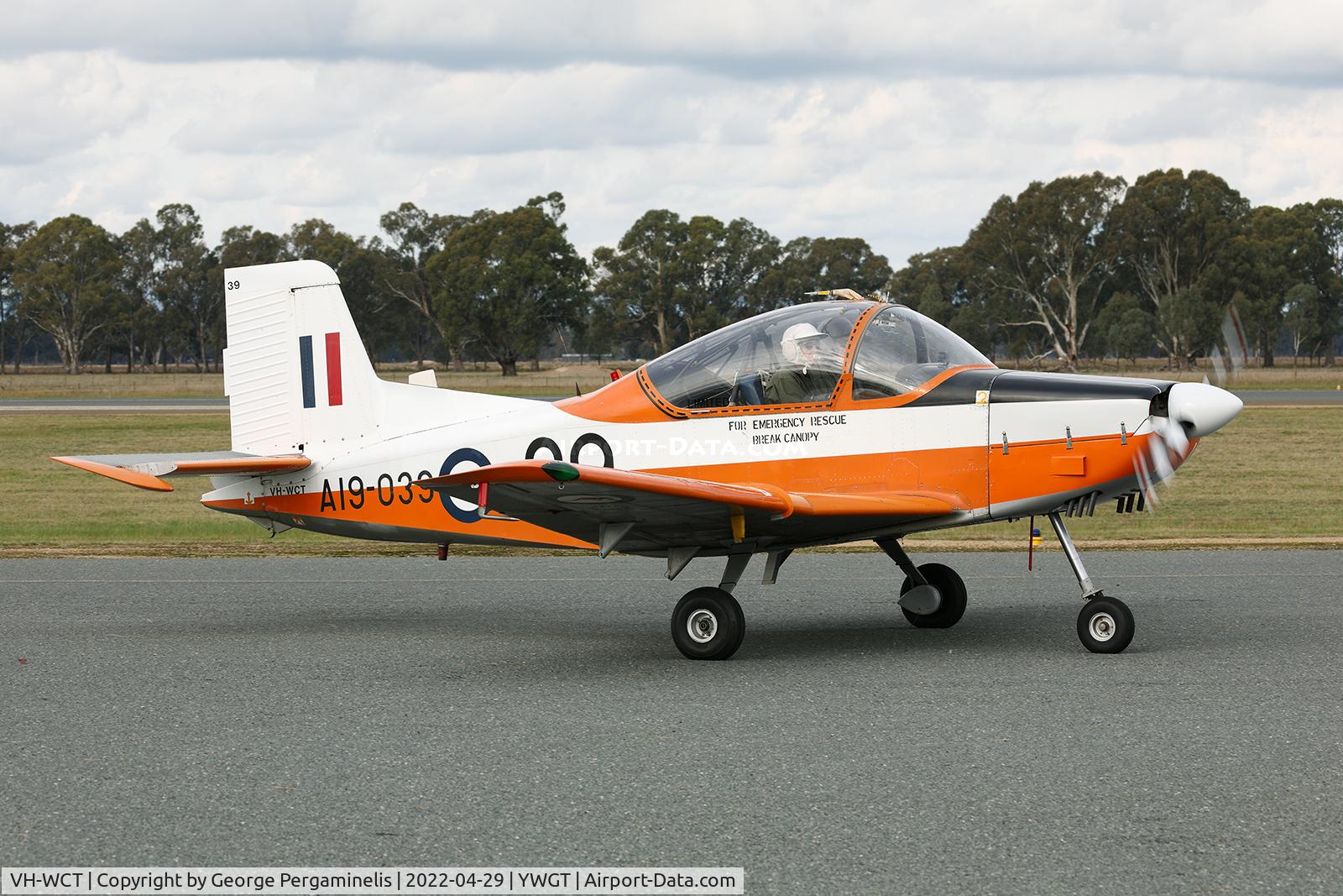 VH-WCT, 1975 New Zealand CT-4A Airtrainer C/N 039, Antique Aeroplane Assn of Australia National Fly-in.