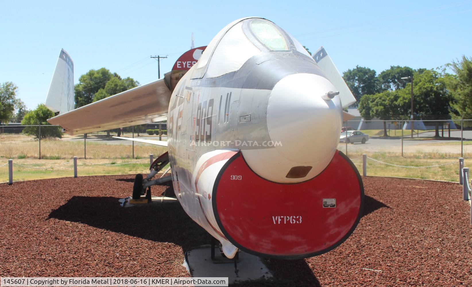 145607, Vought RF-8G Crusader C/N 284, F-8 zx