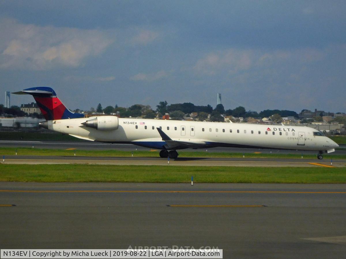 N134EV, 2009 Bombardier CRJ-900ER (CL-600-2D24) C/N 15223, At La Guardia
