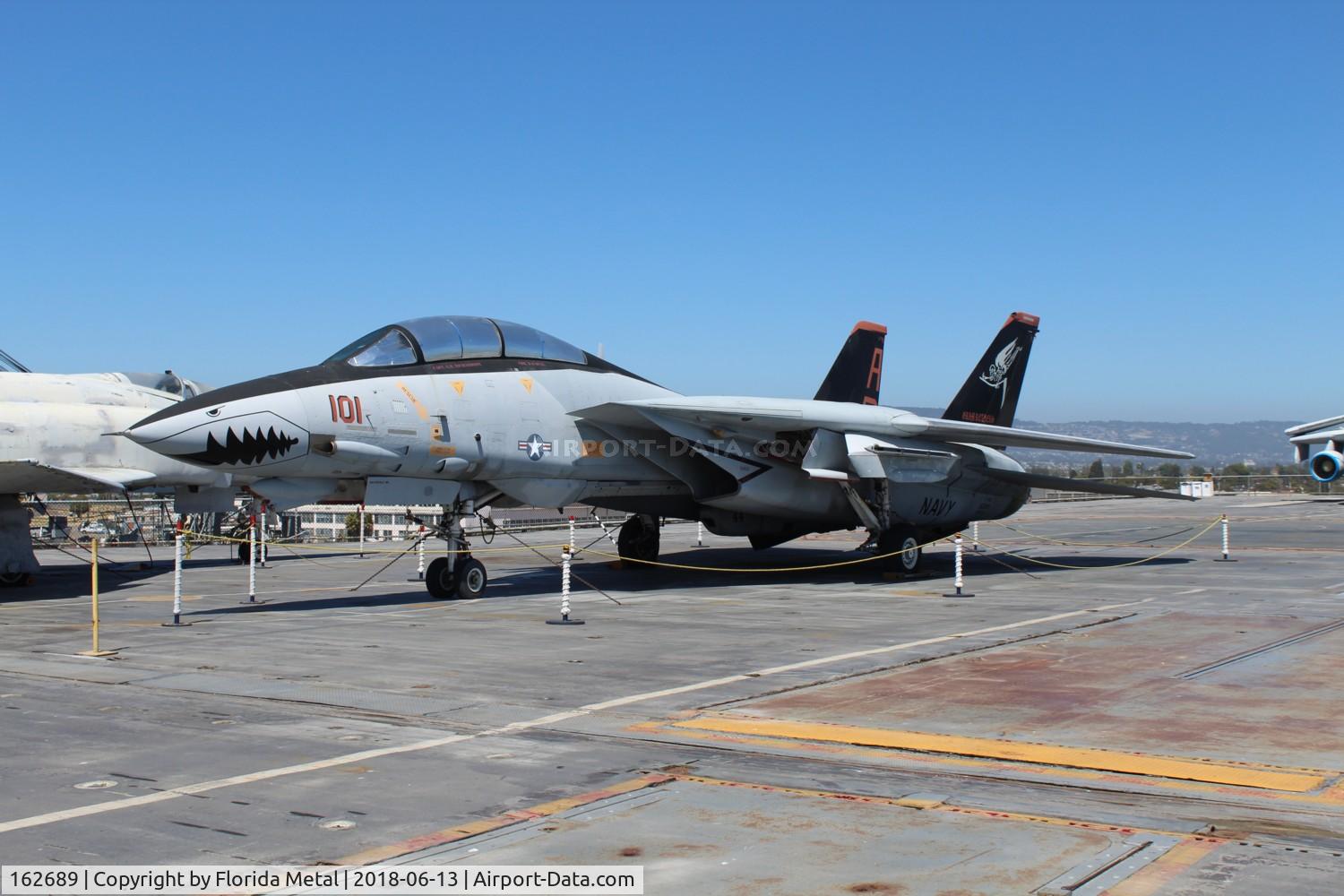 162689, Grumman F-14A Tomcat C/N 535, F-14 zx USS Hornet