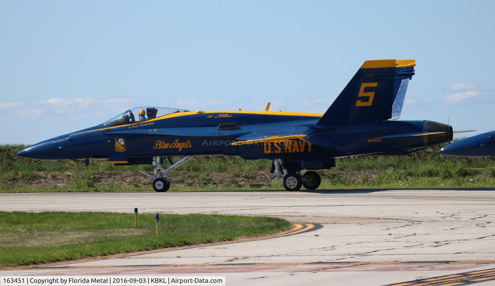 163451, 1988 McDonnell Douglas F/A-18C Hornet C/N 0662/C020, Cleveland Airshow 2016