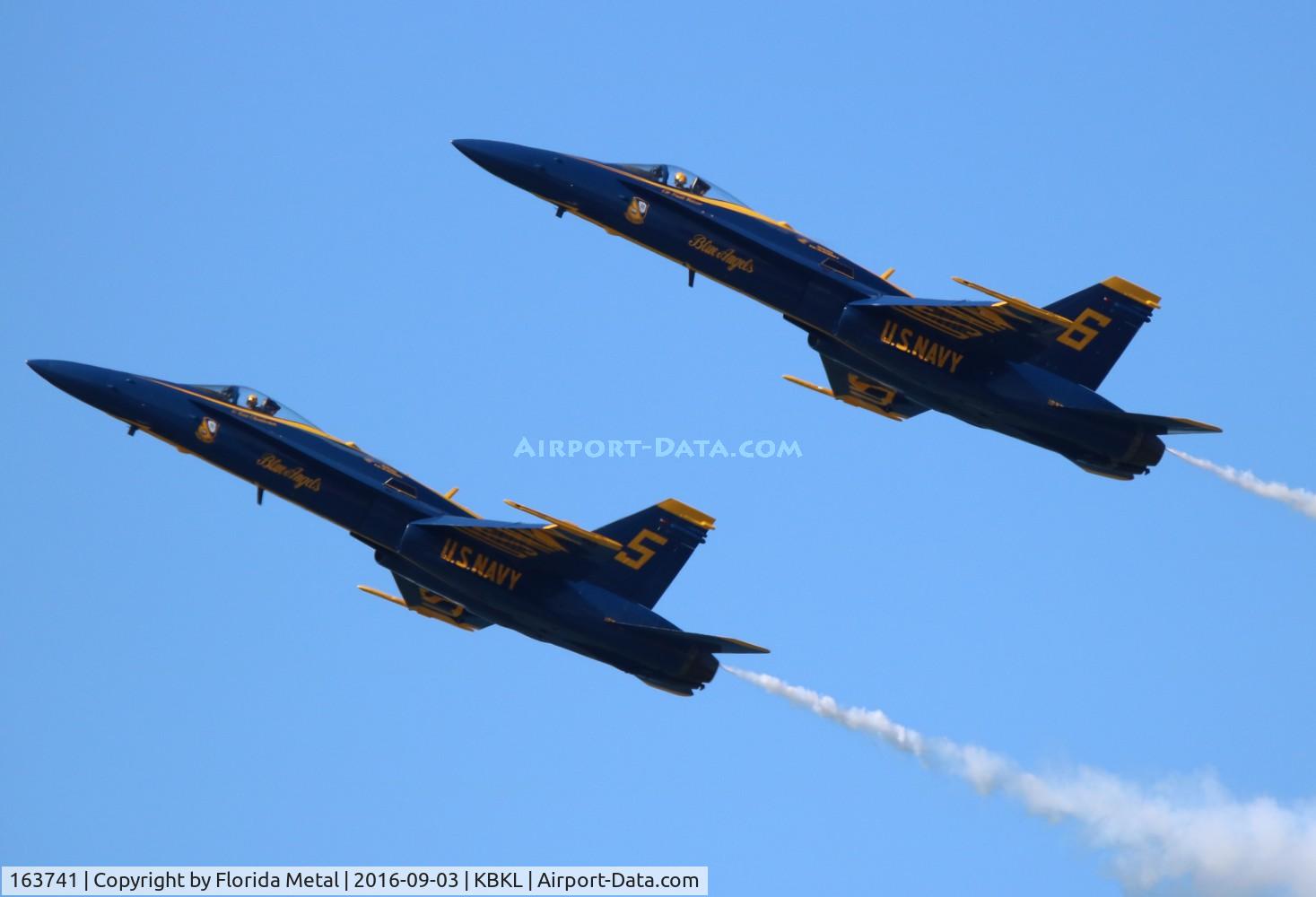 163741, 1989 McDonnell Douglas F/A-18C Hornet C/N 0812/C100, Cleveland Air Show 2016