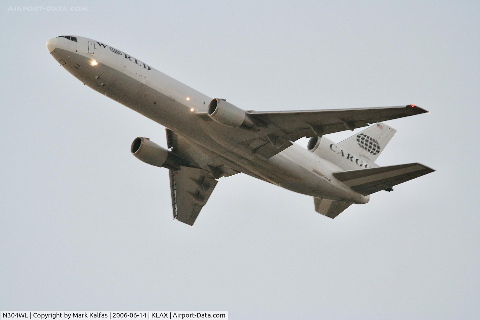 N304WL, 1975 McDonnell Douglas DC-10-30F C/N 47928, WORLD AIRWAYS McDonnell Douglas DC-10-30F, N304WL departing 25L LAX