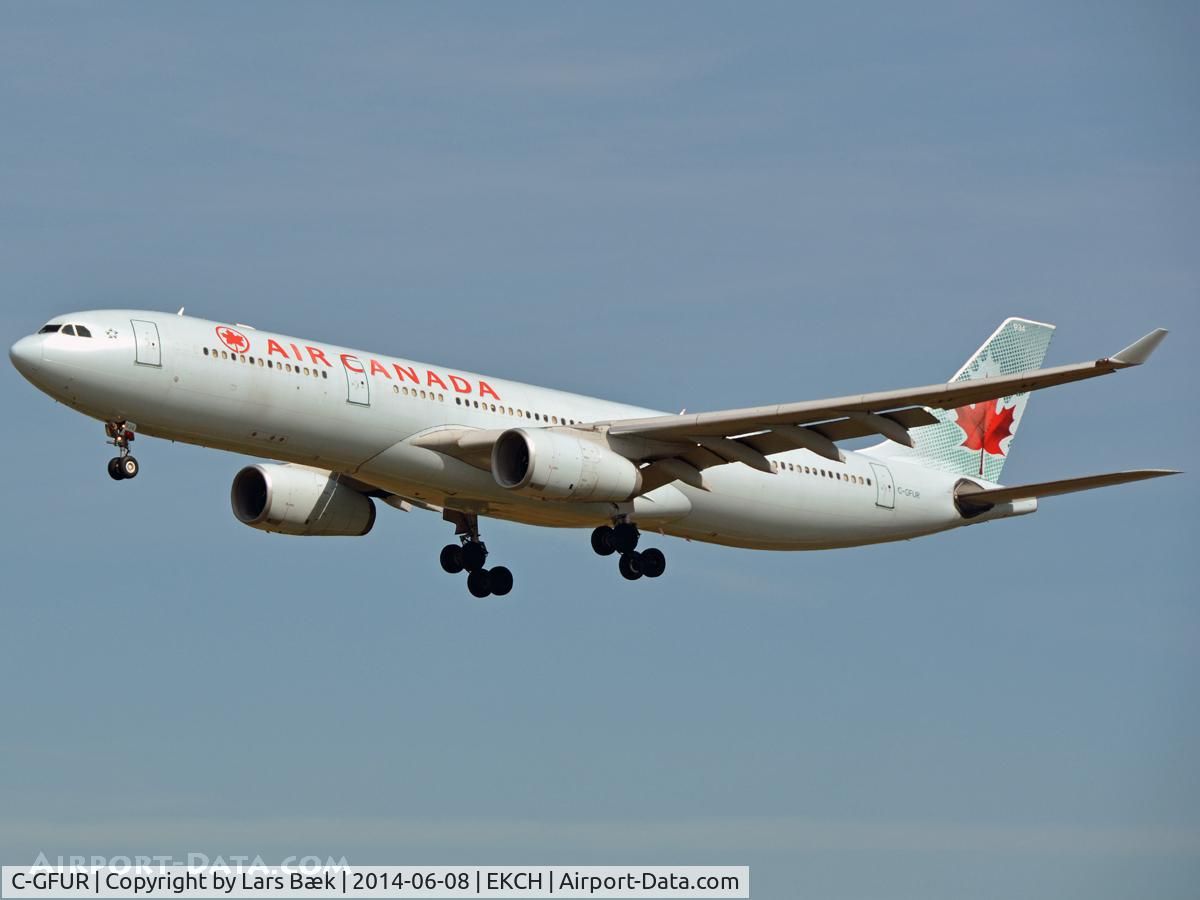 C-GFUR, 2000 Airbus A330-343 C/N 344, RWY22L