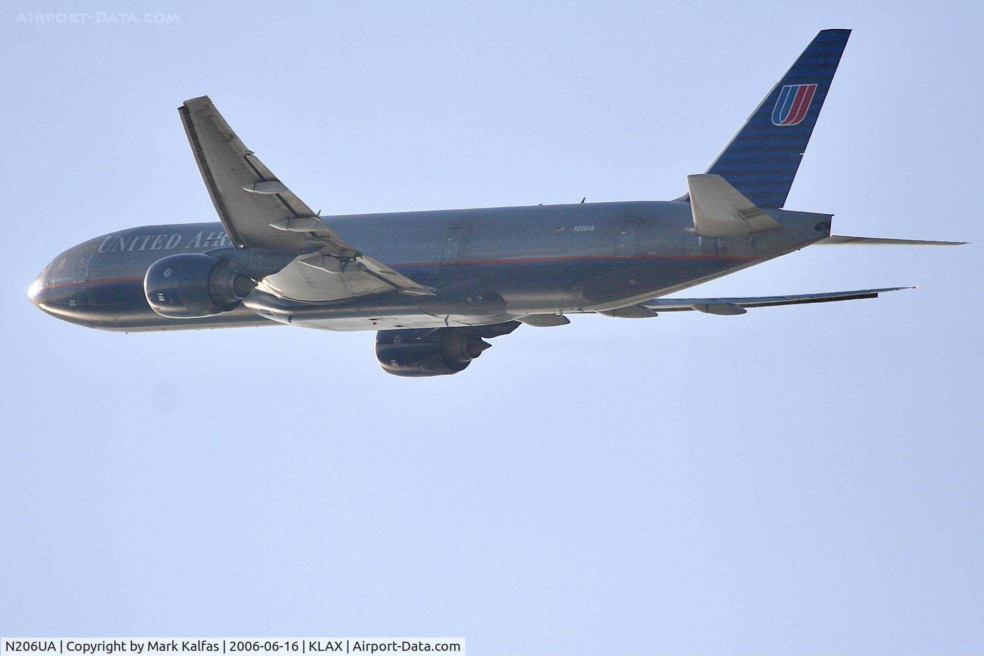 N206UA, 1999 Boeing 777-222/ER C/N 30212, United Boeing 777-222/ER, N206UA departing 25R LAX