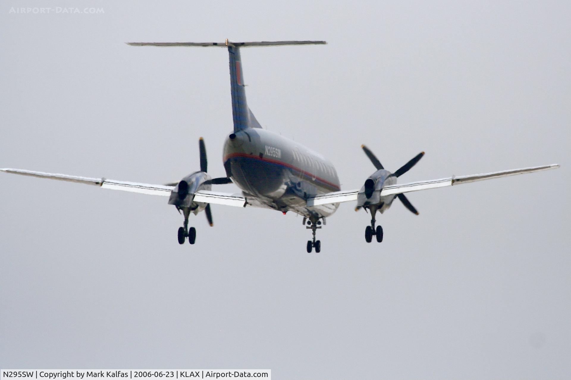 N295SW, 1996 Embraer EMB-120ER Brasilia C/N 120.322, SkyWest/United Express Embraer EMB-120ER Brasilia, N295SW on final 25R LAX