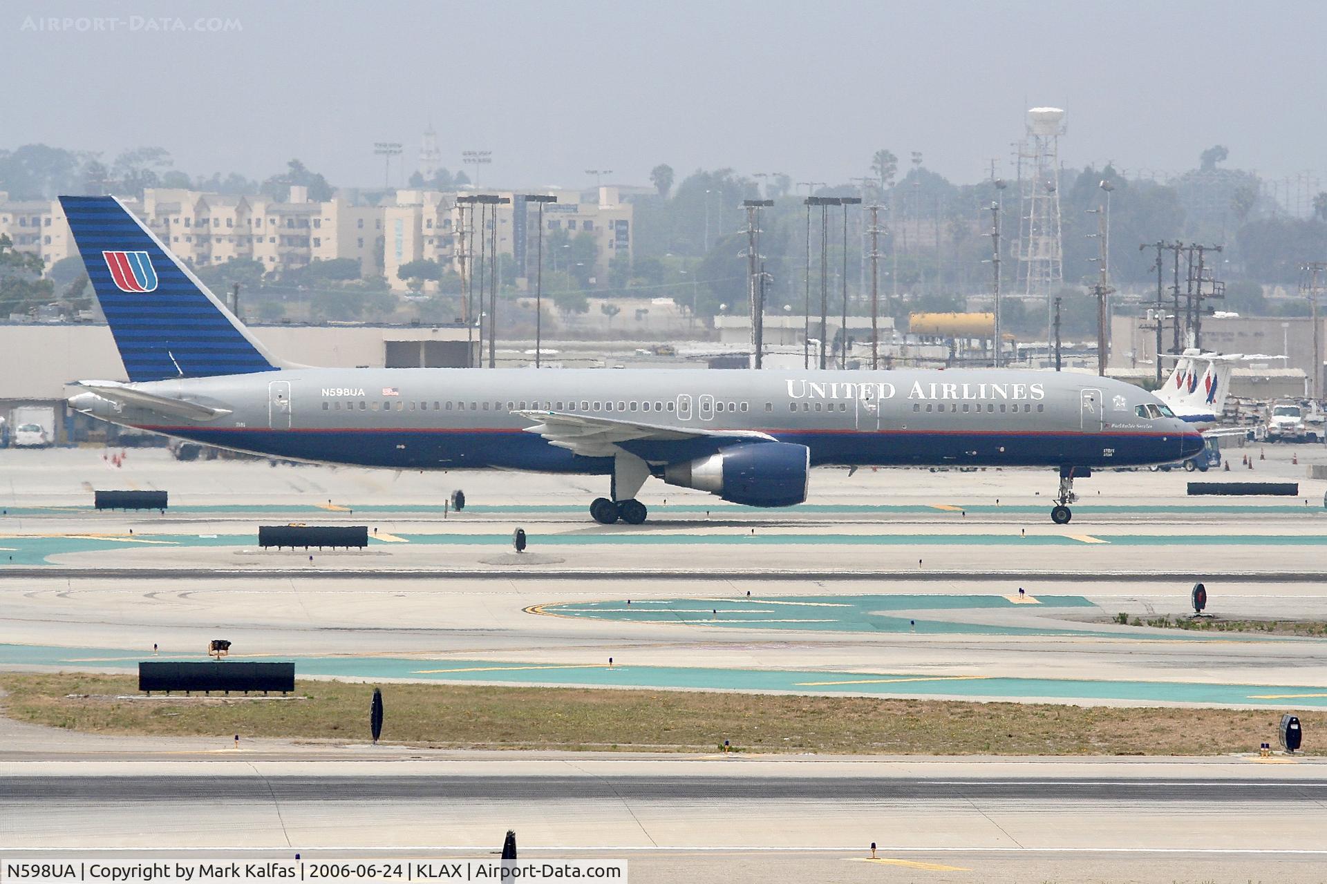 N598UA, 1999 Boeing 757-222 C/N 28751, United Boeing 757-222, N598UA at LAX