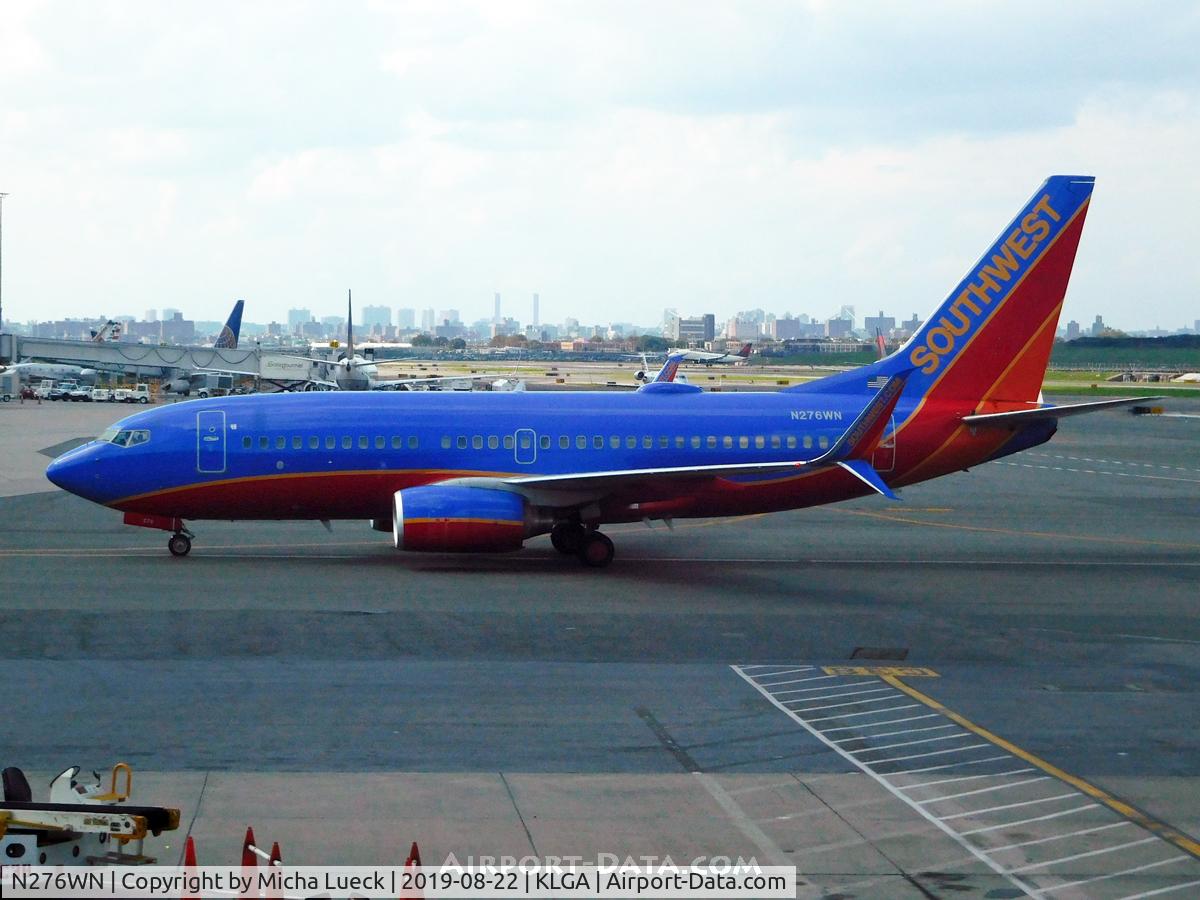 N276WN, 2007 Boeing 737-7H4 C/N 32530, At La Guardia