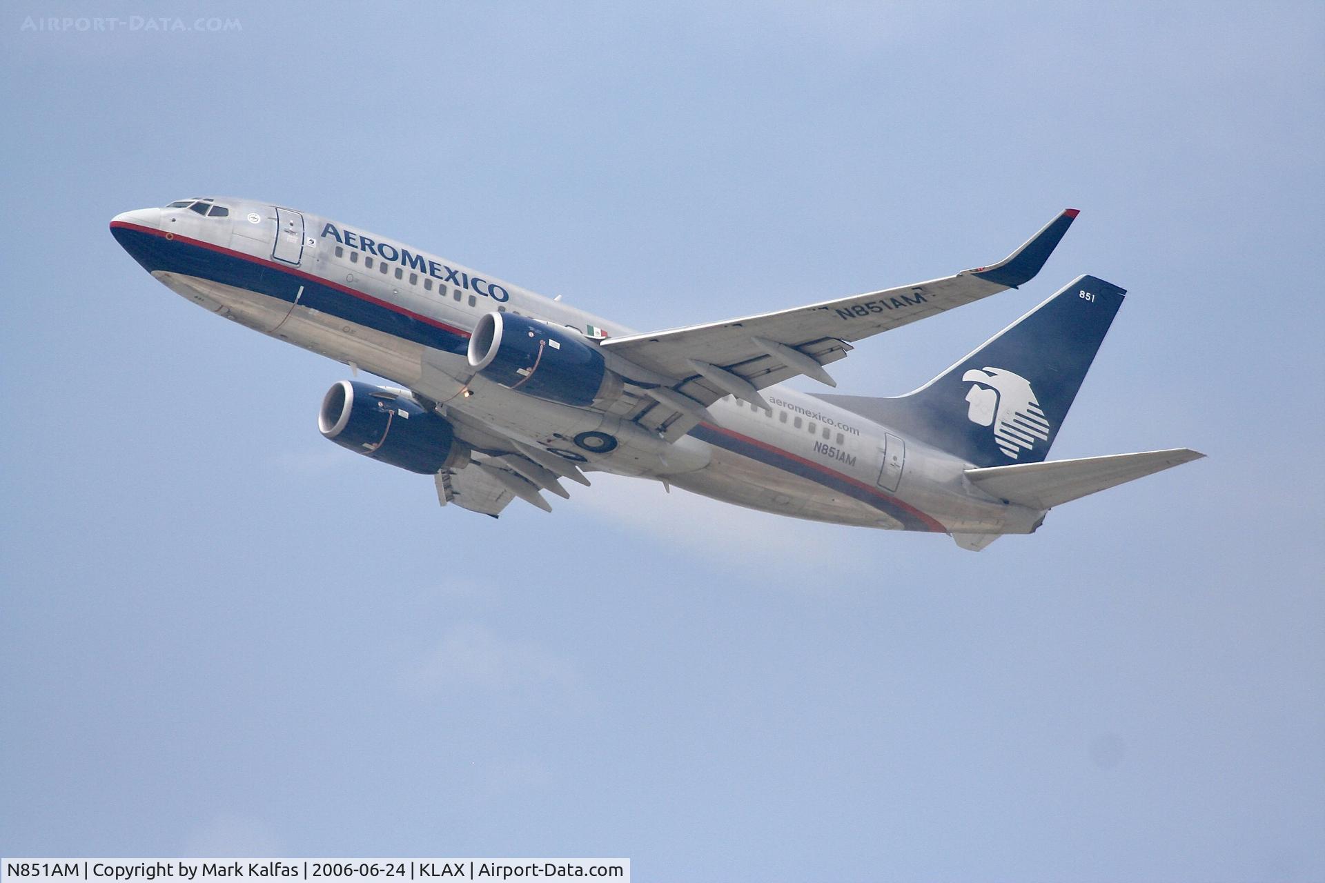 N851AM, 2003 Boeing 737-752 C/N 29363, Aero Mexico Boeing 737-752, N851AM departing 25R LAX