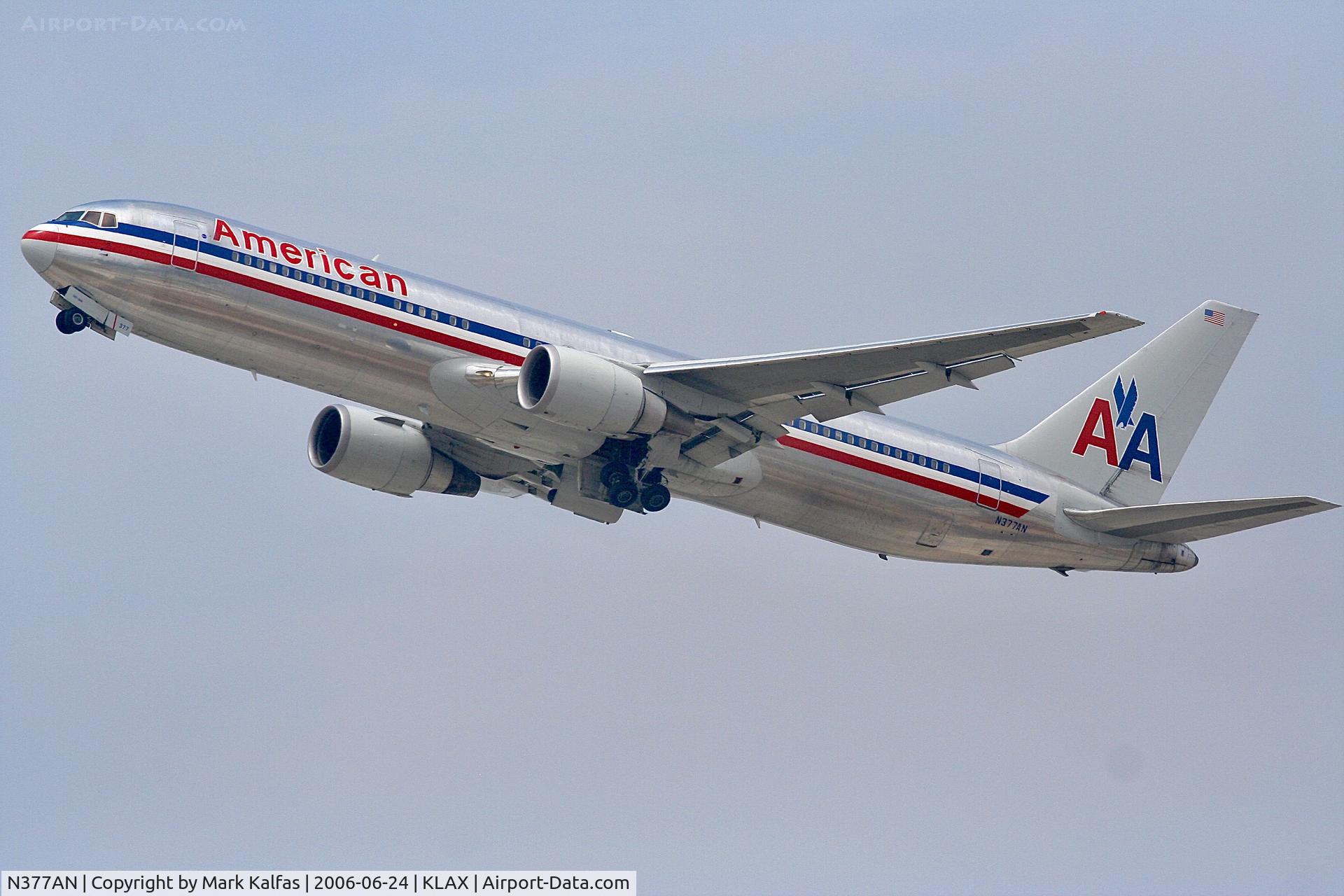 N377AN, 1992 Boeing 767-323 C/N 25446, American Boeing 767-323, N377AN departing 25R LAX