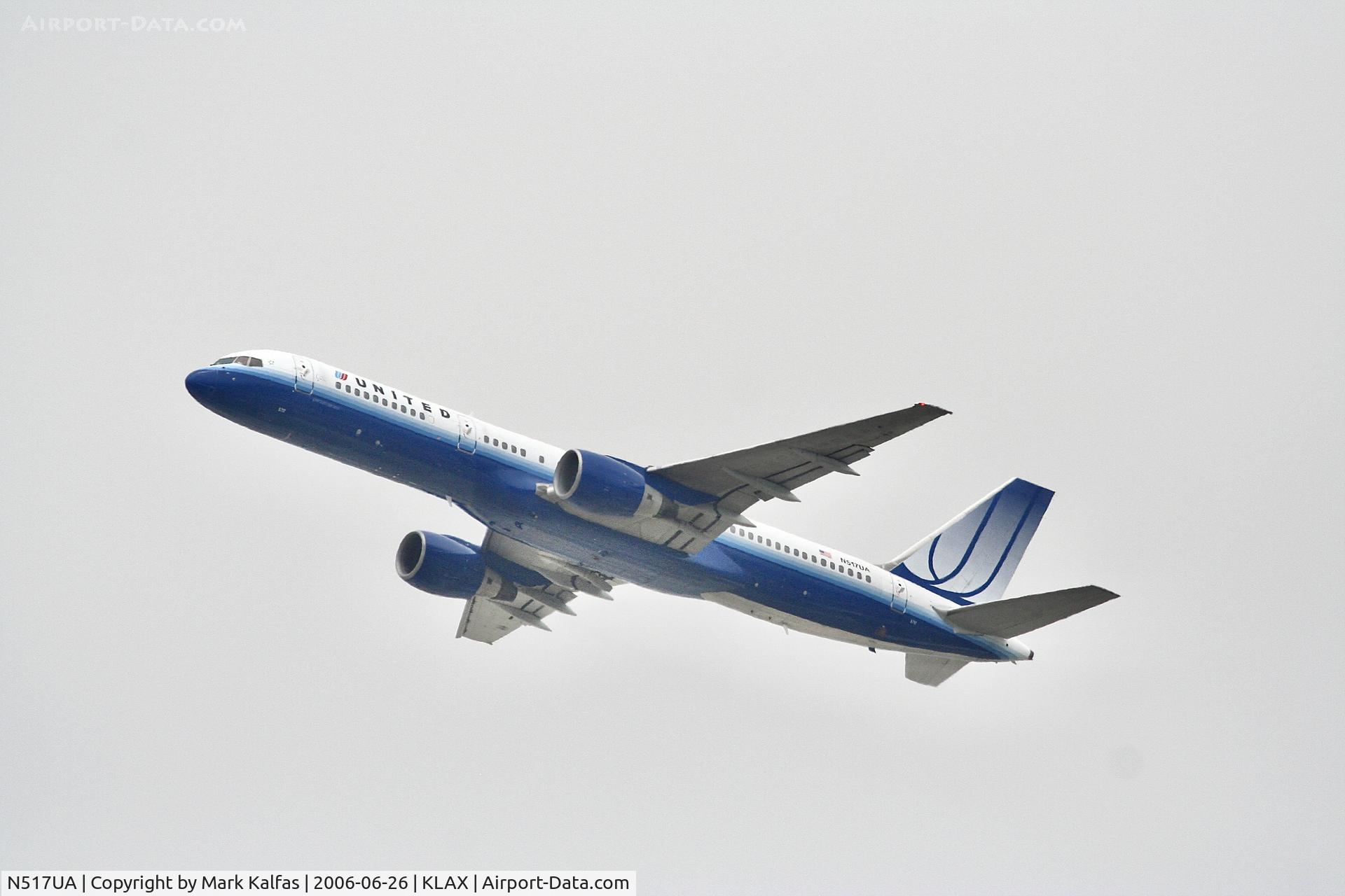N517UA, 1990 Boeing 757-222 C/N 24861, United Boeing 757-222,  N517UA departing 25R LAX