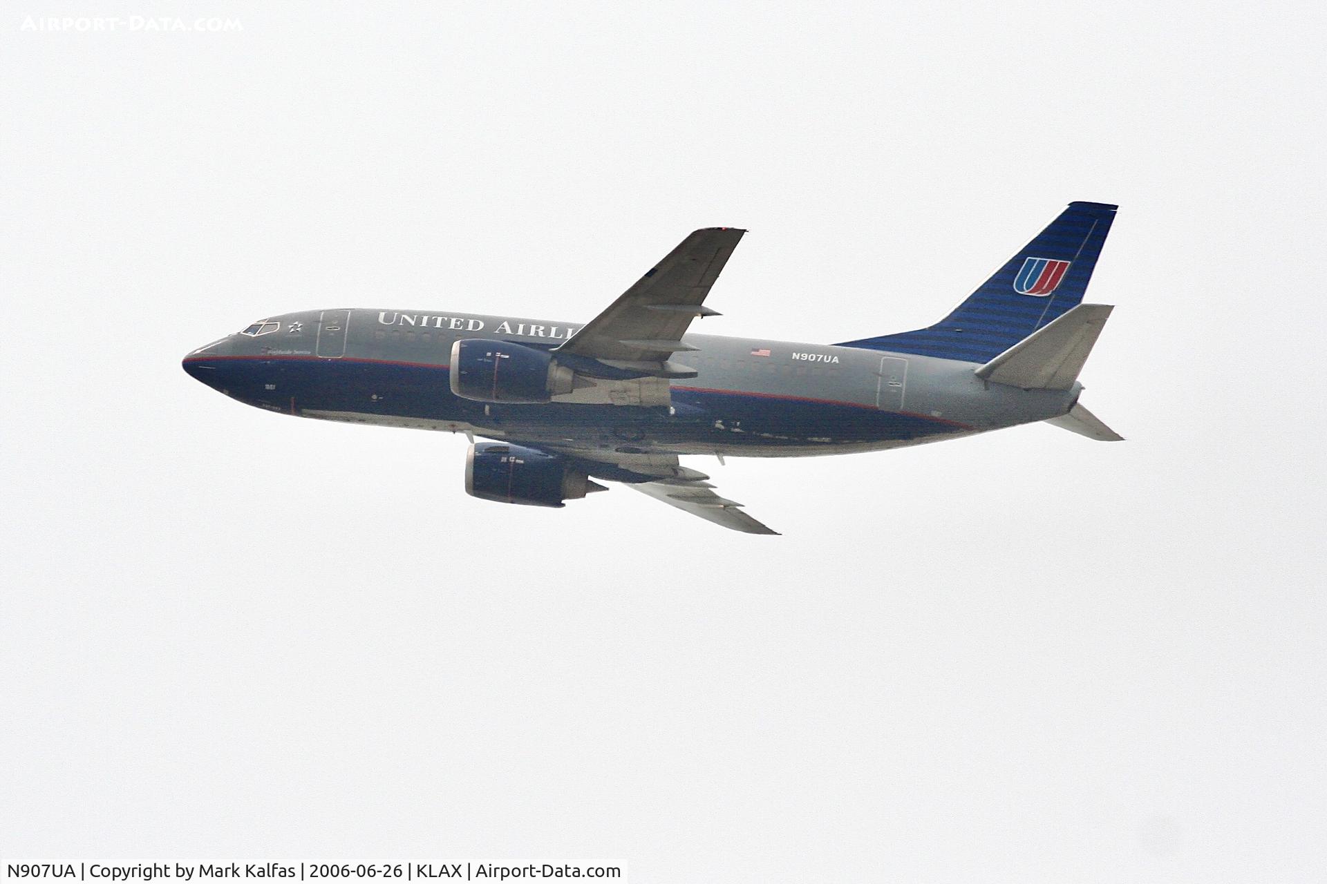 N907UA, 1991 Boeing 737-522 C/N 25007, United Boeing 737-522, N907UA departing 25R at LAX