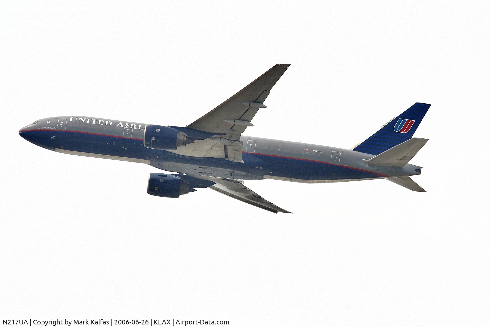 N217UA, 2000 Boeing 777-222 C/N 30550, United Boeing 777-222, N217UA departing 25R LAX