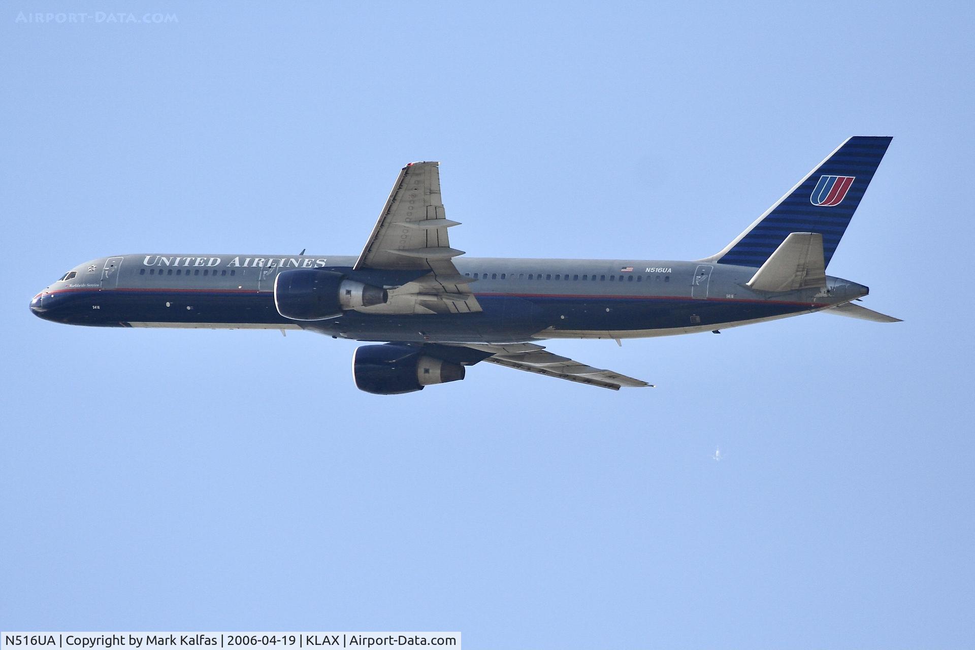 N516UA, 1990 Boeing 757-222 C/N 24860, United Boeing 757-222, N516UA departing LAX