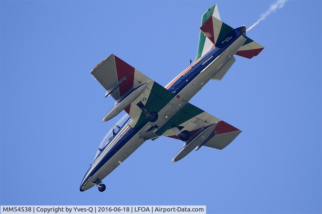 MM54538, Aermacchi MB-339PAN C/N 6759/154/AA070, Aermacchi MB-339PAN, N°10 of Frecce Tricolori Aerobatic Team 2016, On display, Avord Air Base 702 (LFOA) Open day 2016
