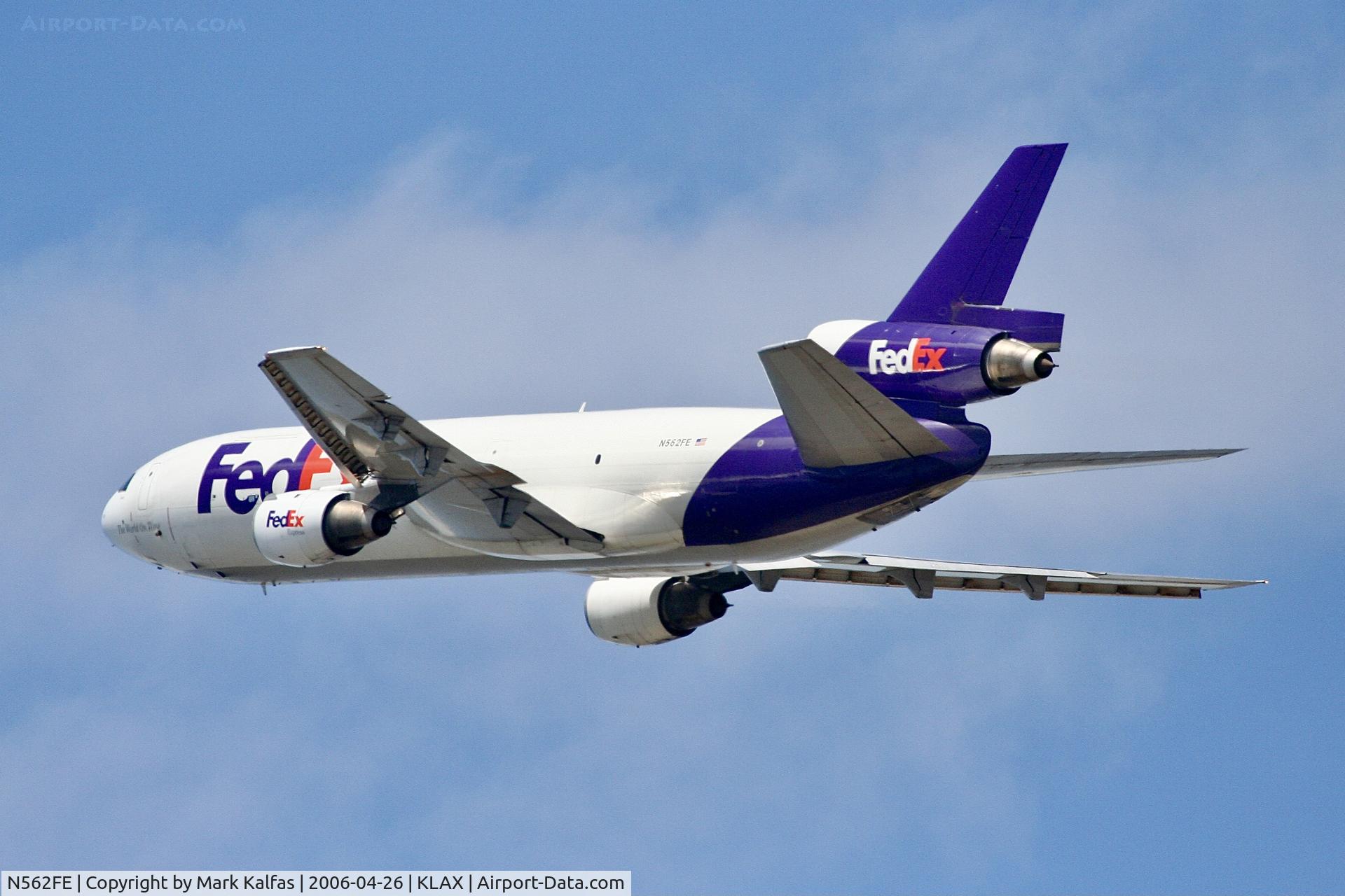 N562FE, 1977 McDonnell Douglas MD-10-10F C/N 46947, FedEx McDonnell Douglas MD-10-10F, N562FE departing 25L KLAX