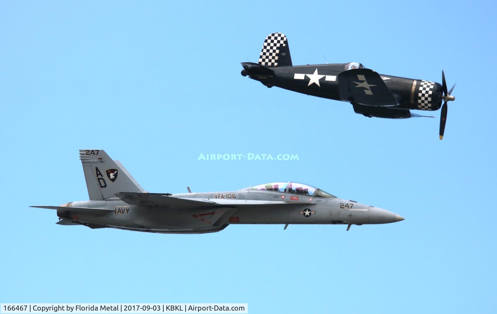 166467, Boeing F/A-18F Super Hornet C/N F102, 2 ship legacy flight zx