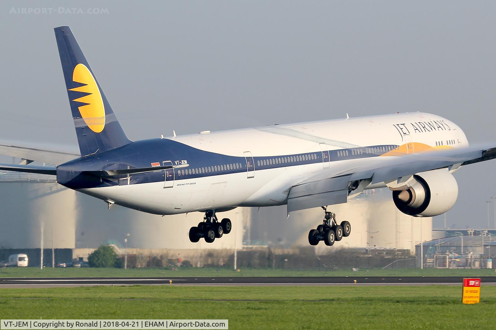 VT-JEM, 2007 Boeing 777-35R/ER C/N 35162, at spl