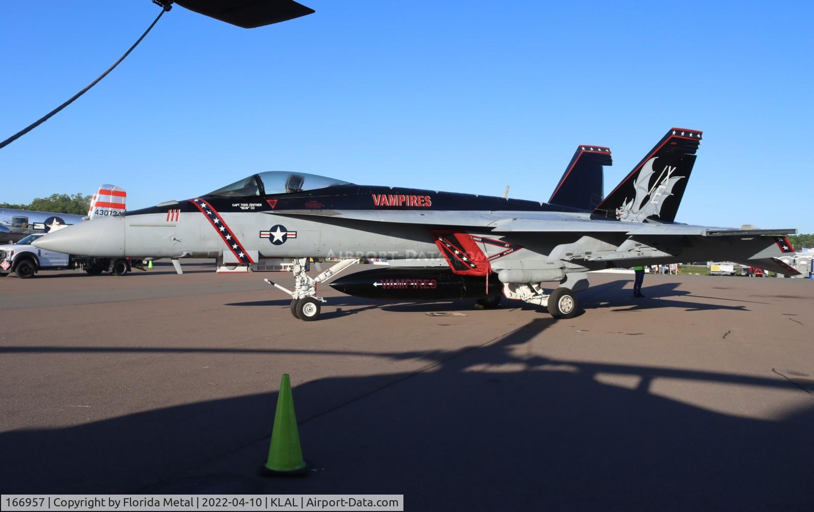166957, Boeing F/A-18E Super Hornet C/N E199, Super Hornet zx LAL