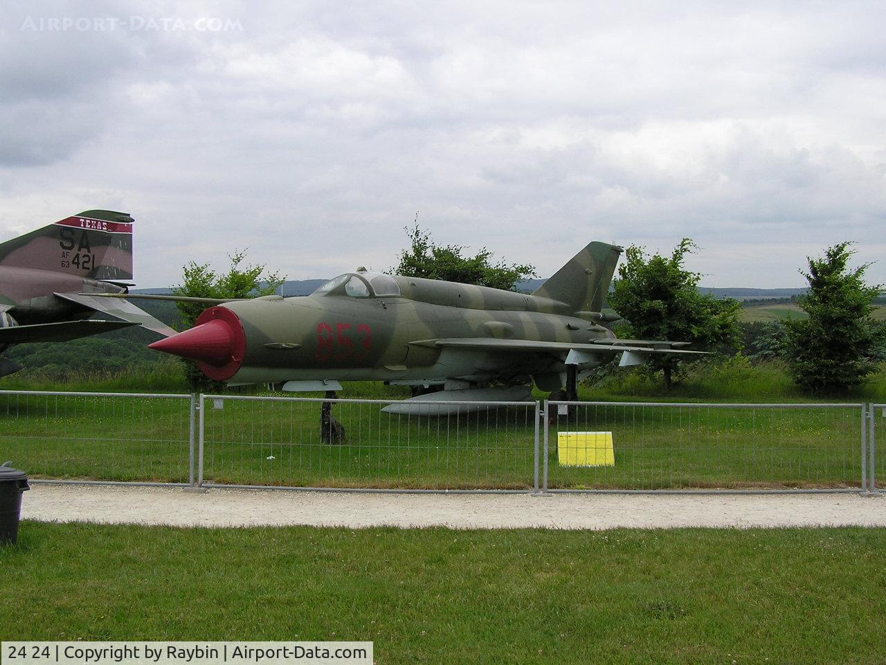 24 24, Mikoyan-Gurevich MiG-21bis C/N N75058015, Former East German Mig 21