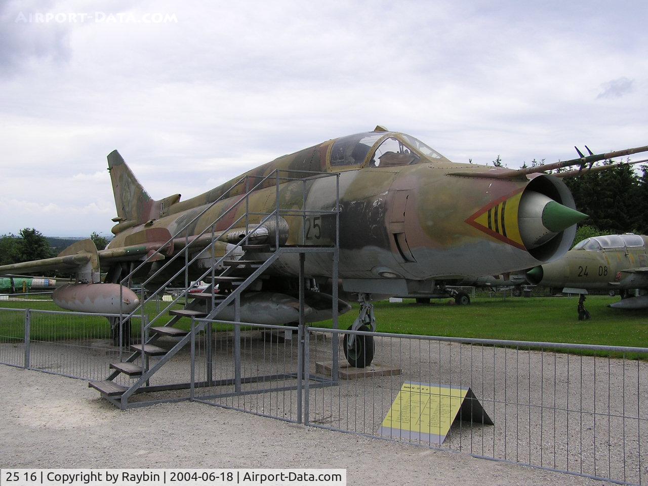 25 16, Sukhoi Su-22M-4 C/N 26103, East Germany Su-22
