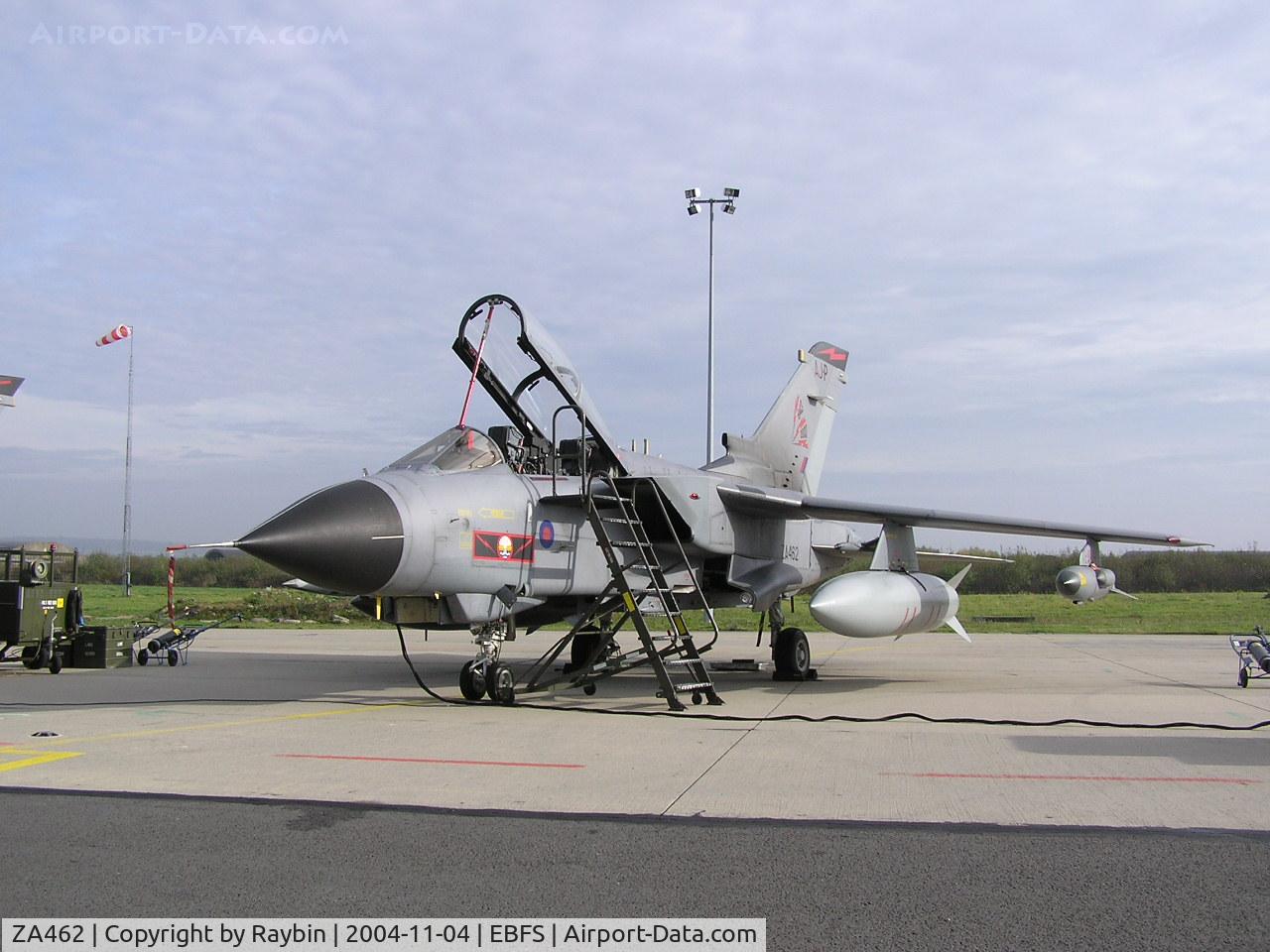ZA462, 1983 Panavia Tornado GR.4 C/N 271/BS092/3128, Sittin' on the TLP ramp at EBFS
TLP's are natowide exercices, nowadays held at Moron,Spain