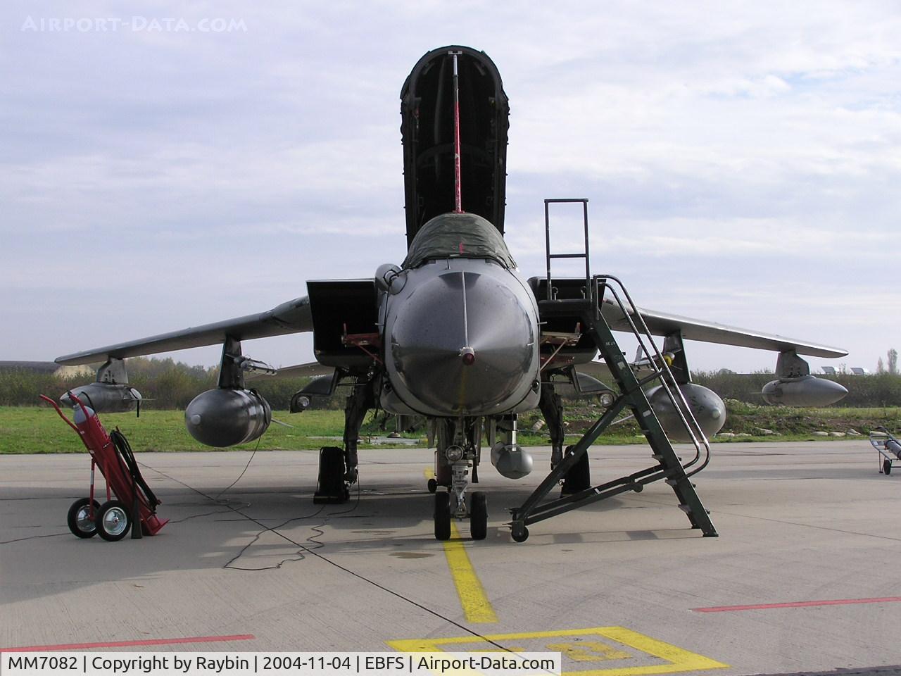MM7082, Panavia Tornado IDS C/N 615/IS081/5093, Frontview Tornado AMI Italy AF