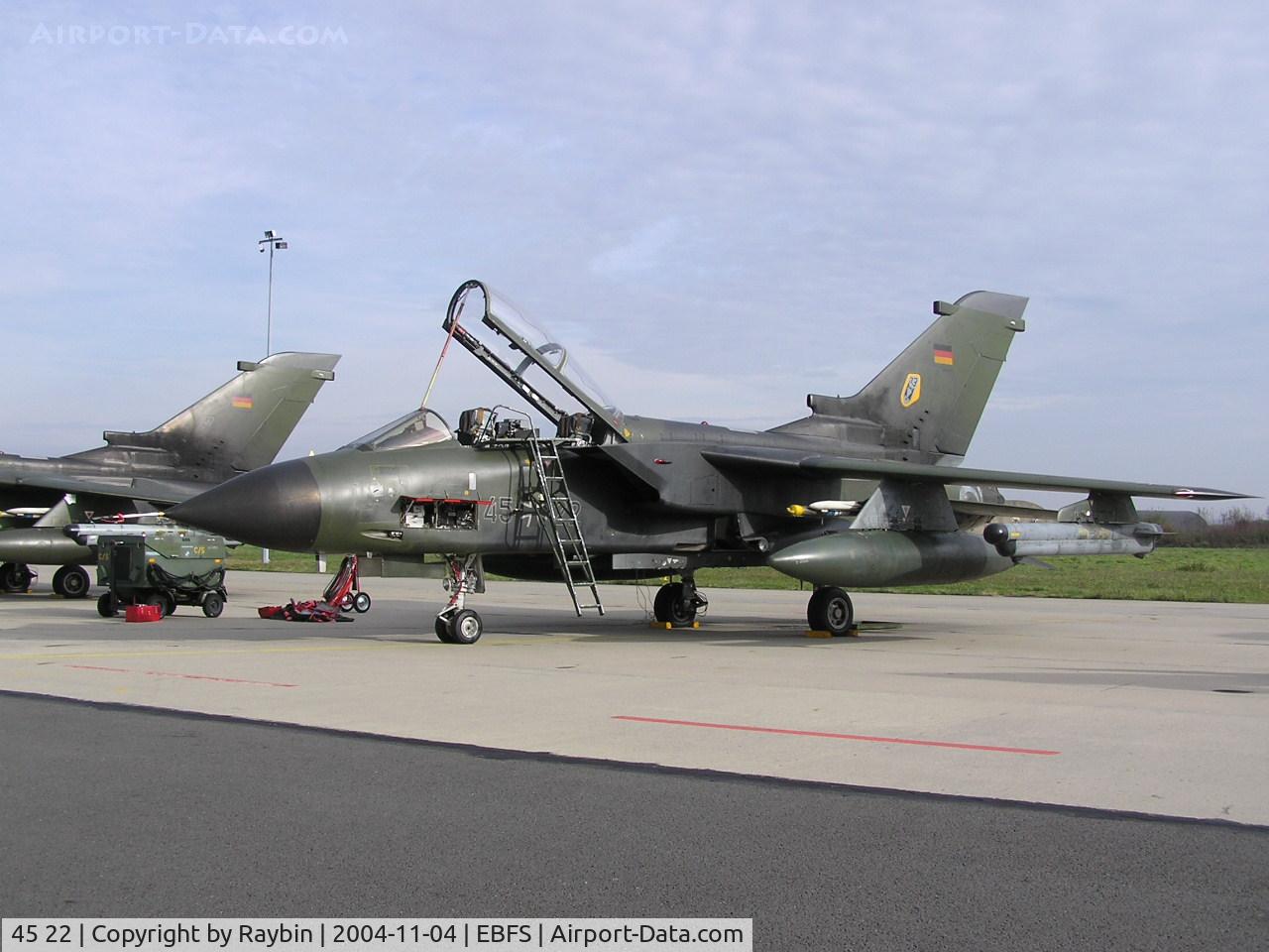 45 22, Panavia Tornado IDS C/N 558/GS170/4222, JaBoG 33 Buechel ( Jagdbomber Geschwader )