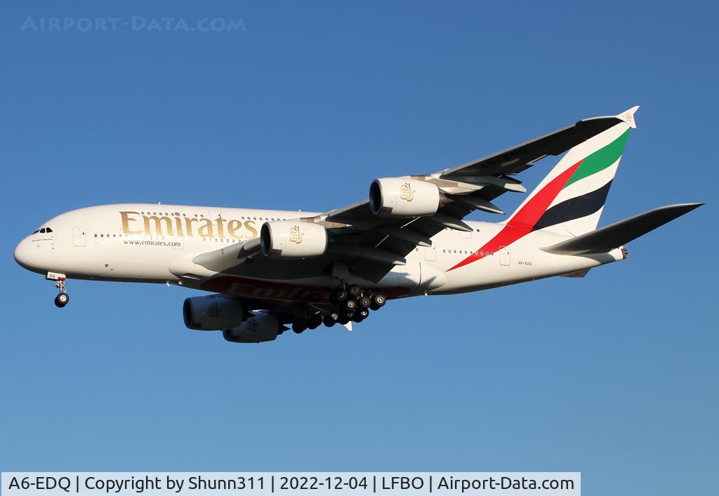 A6-EDQ, 2011 Airbus A380-861 C/N 080, Landing rwy 32L