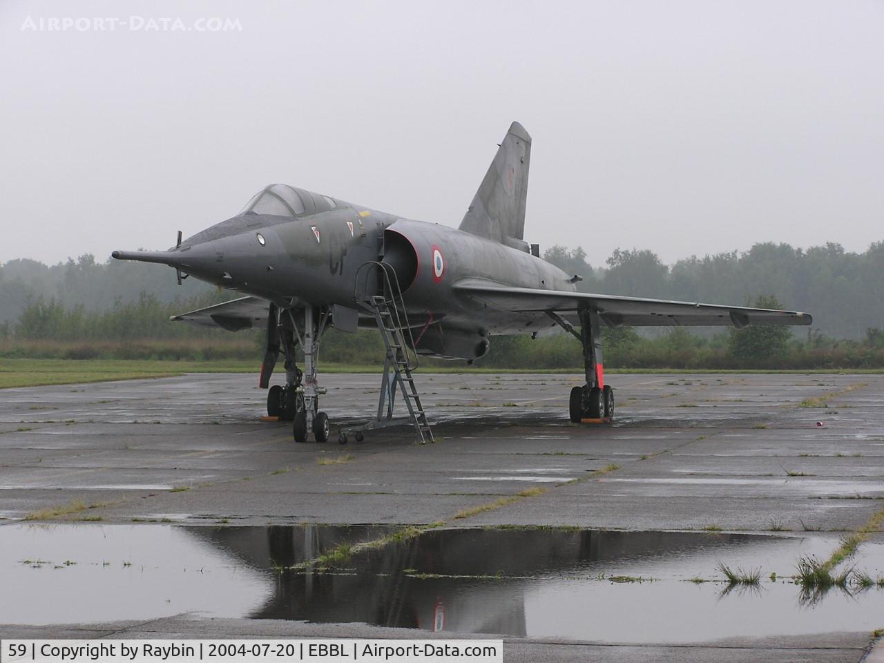 59, Dassault Mirage IVP C/N 59, Sittin in the rain