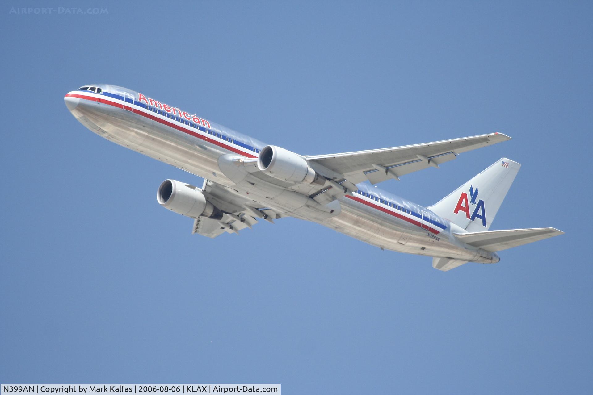 N399AN, 1999 Boeing 767-323/ER(BDSF) C/N 29606, American Boeing 767-323, N399AN departing 25R LAX
