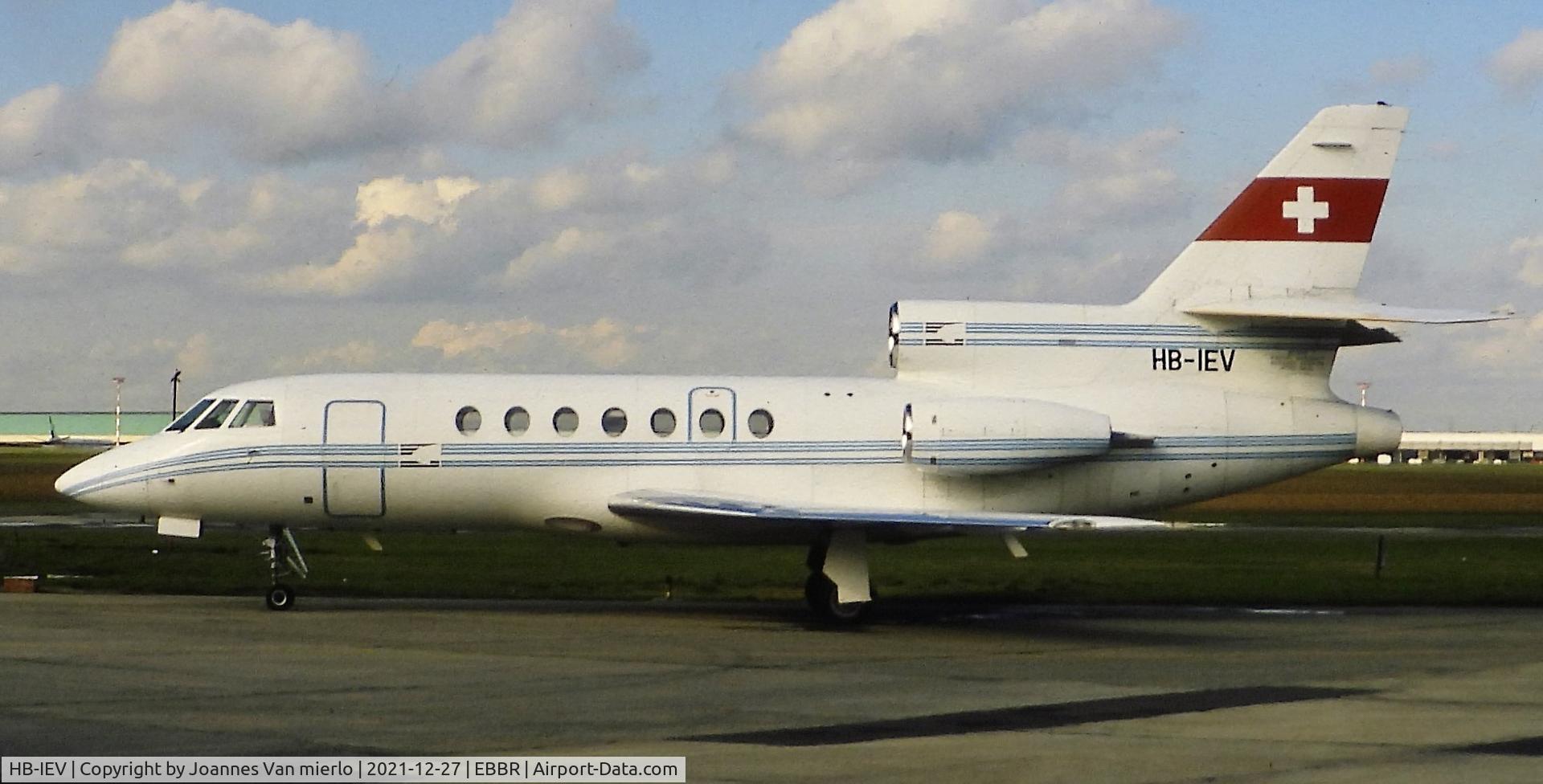 HB-IEV, 1981 Dassault Falcon 50 C/N 34, Slide scan