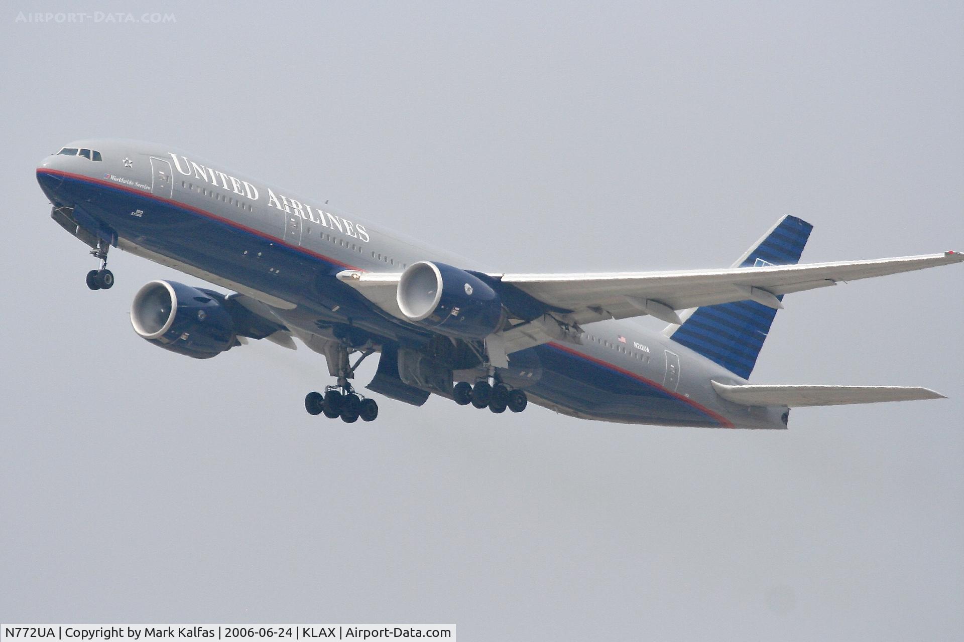 N772UA, 1995 Boeing 777-222 C/N 26930, United Boeing 777-222, N212UA Departing 25R LAX