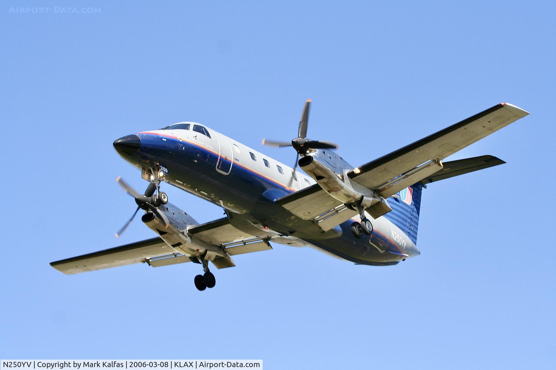 N250YV, 1993 Embraer EMB-120ER Brasilia C/N 120250, SkyWest/United Express Embraer EMB-120ER Brasilia, N250YV on final 25L LAX