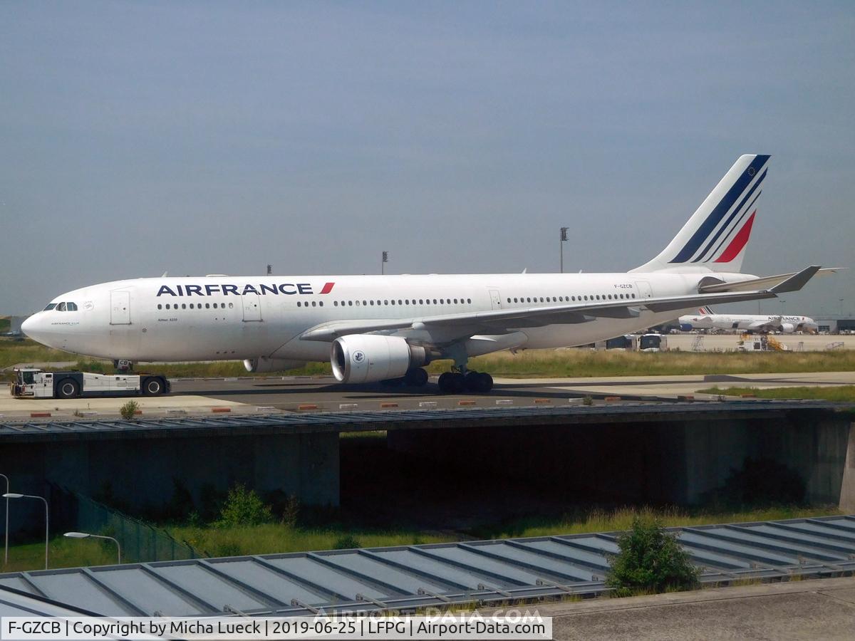 F-GZCB, 2001 Airbus A330-203 C/N 443, At Charles de Gaulle