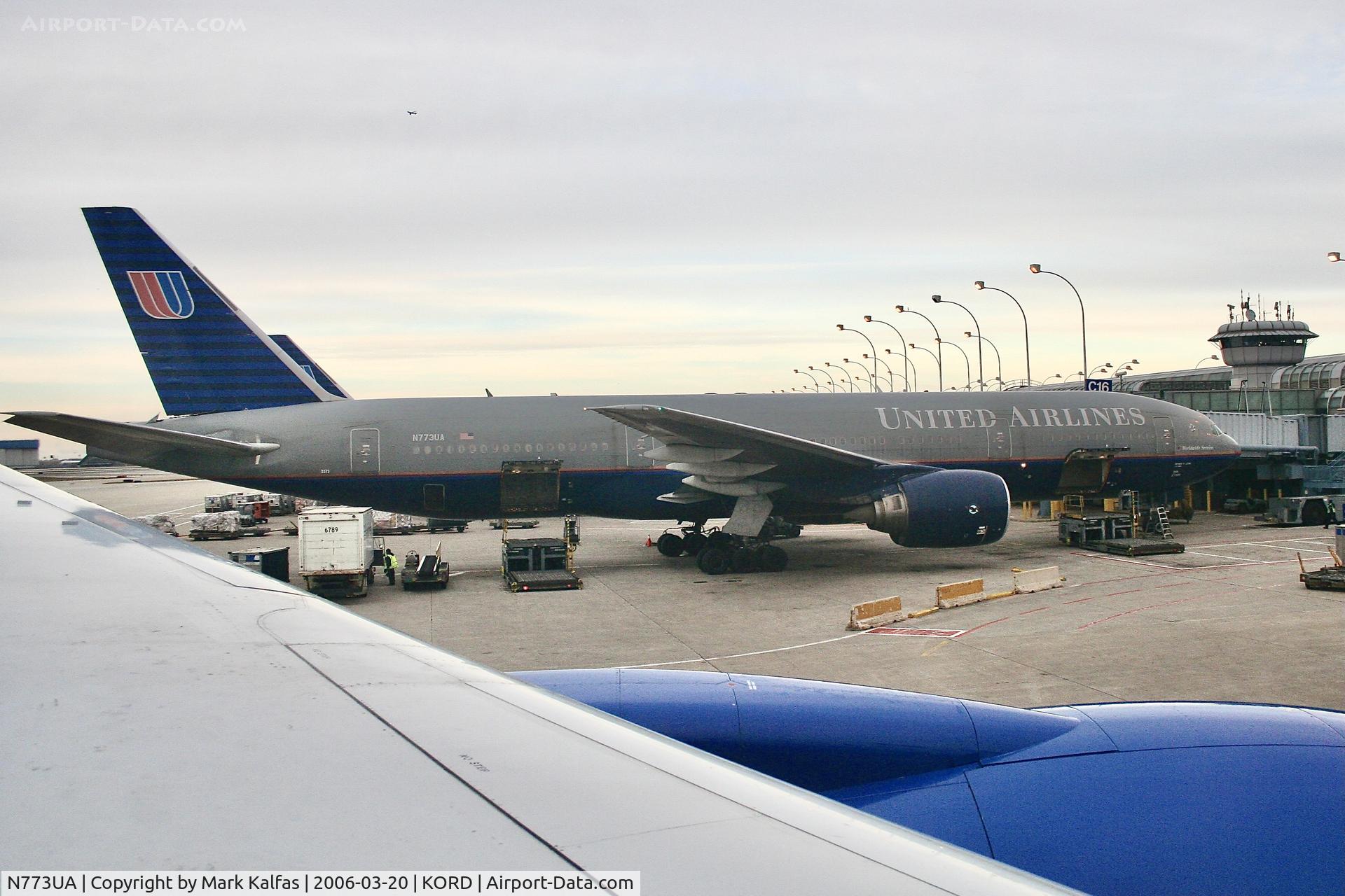 N773UA, 1995 Boeing 777-222 C/N 26929, United Airlines Boeing 777-222, N773UA at gate C16 ORD