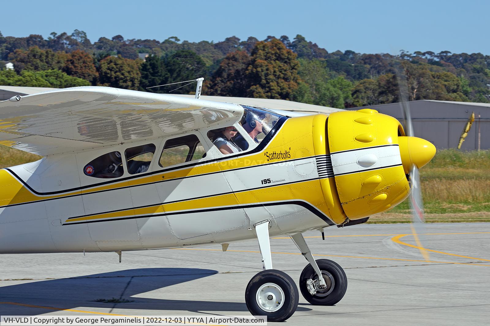 VH-VLD, 1953 Cessna 195B Businessliner C/N 16111, Antique Aeroplane Assn of Australia Christmas toy run.