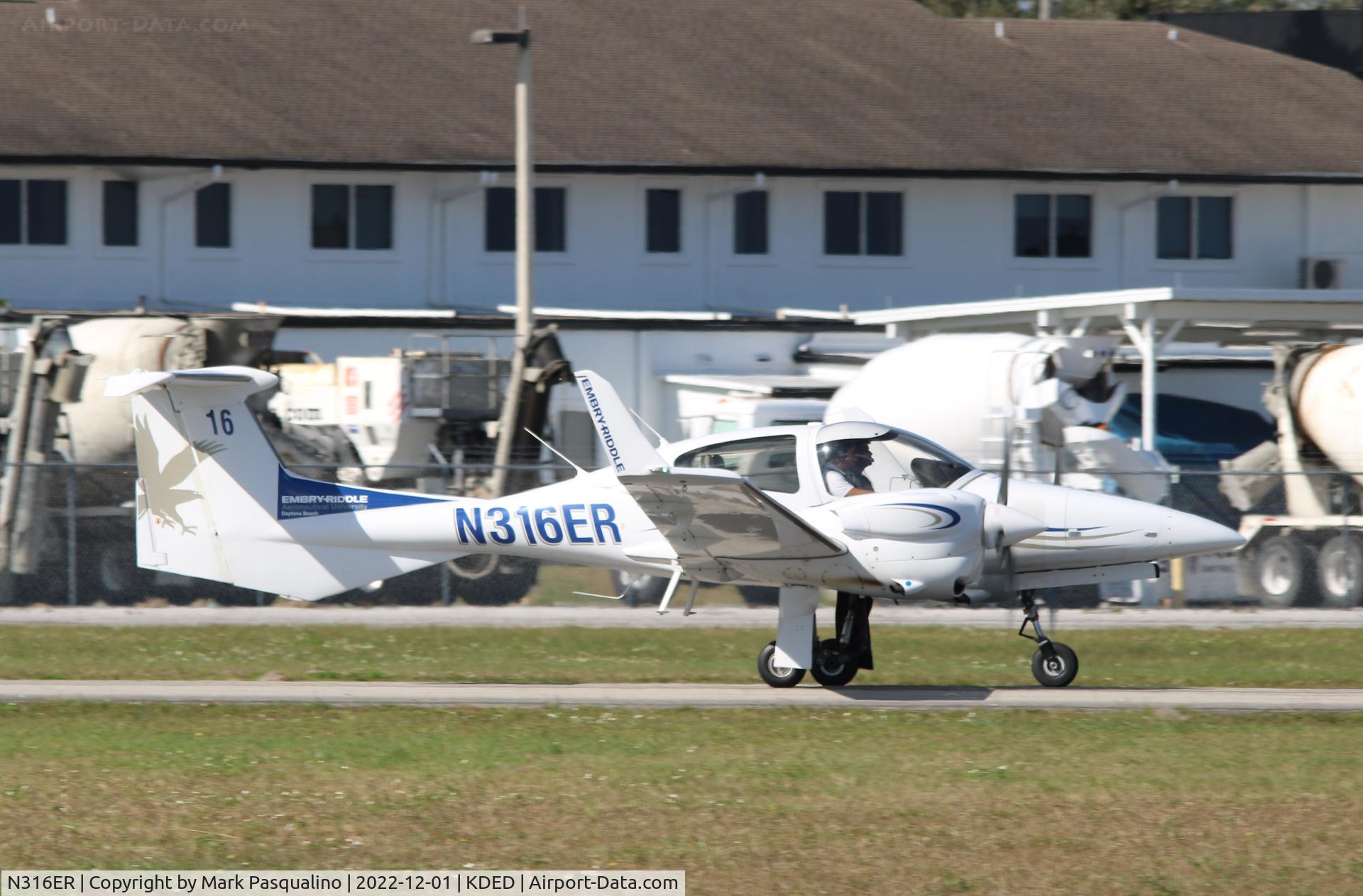 N316ER, 2022 Diamond DA-42 NG Twin Star C/N 42.N224, Diamond DA-42 NG