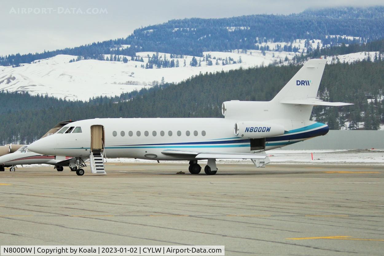 N800DW, 1989 Dassault Falcon 900 C/N 79, Surprising arrival.