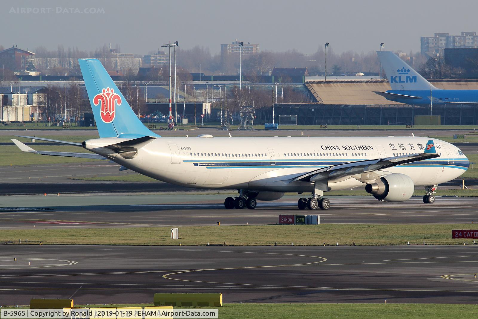 B-5965, 2014 Airbus A330-323 C/N 1593, at spl