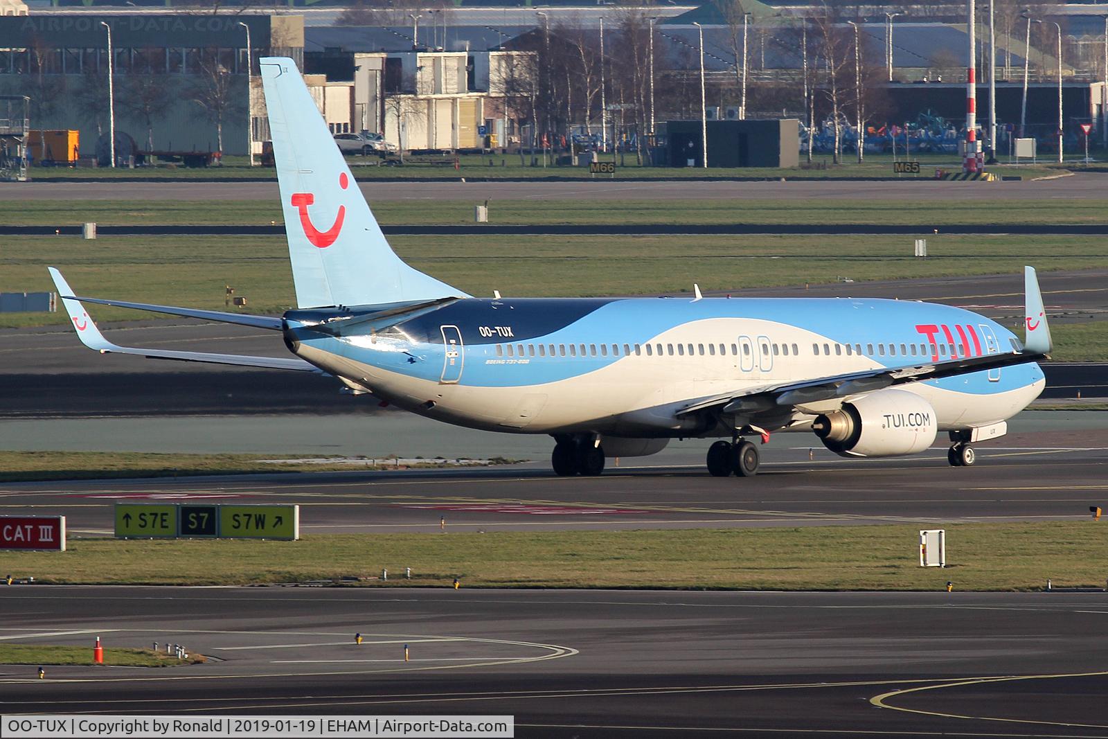 OO-TUX, 2009 Boeing 737-86N C/N 35647, at spl