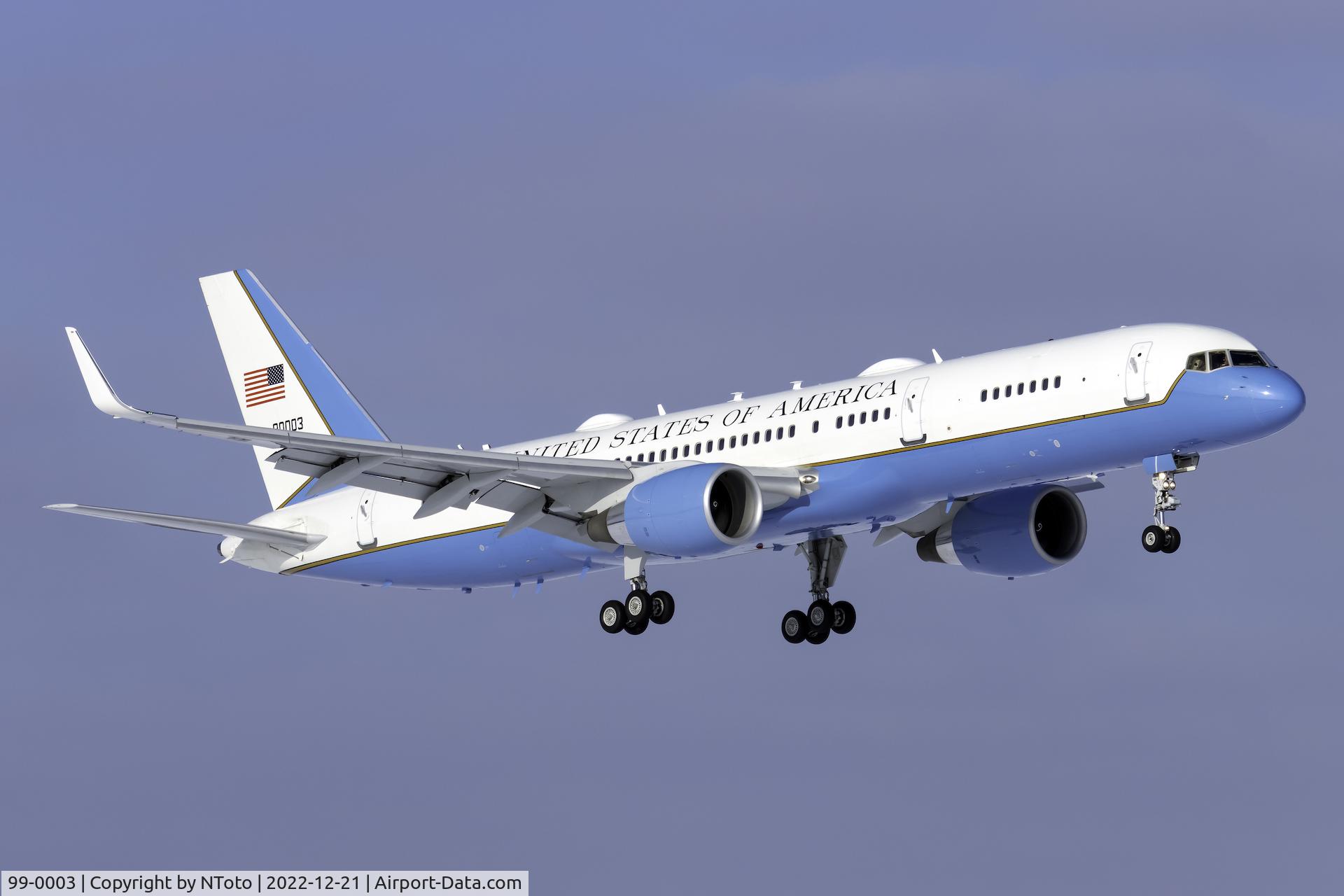 99-0003, 1998 Boeing C-32A (757-200) C/N 29027, Plane