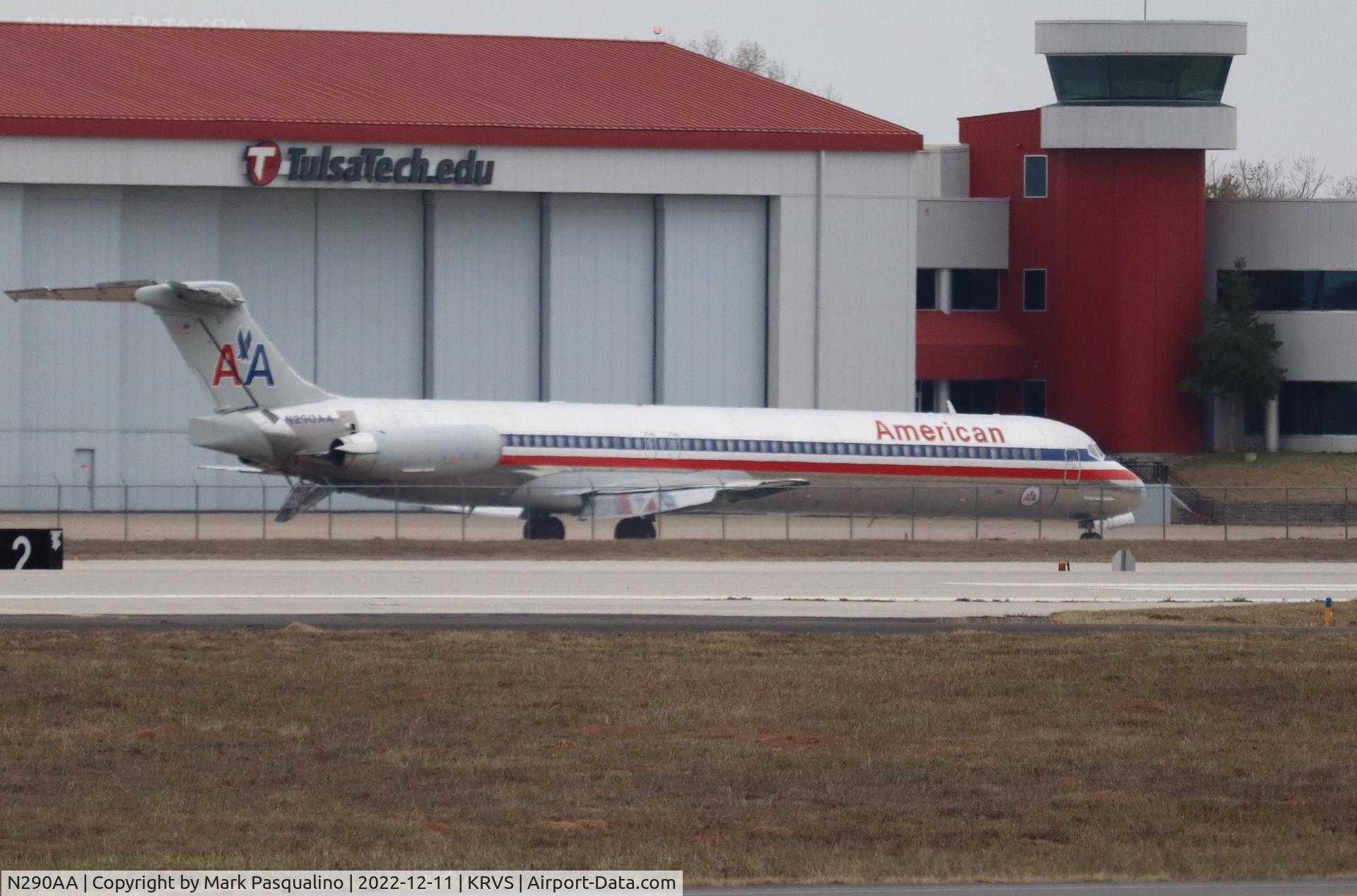 N290AA, 1985 McDonnell Douglas MD-82 (DC-9-82) C/N 49302, McDonnell Douglas MD-82