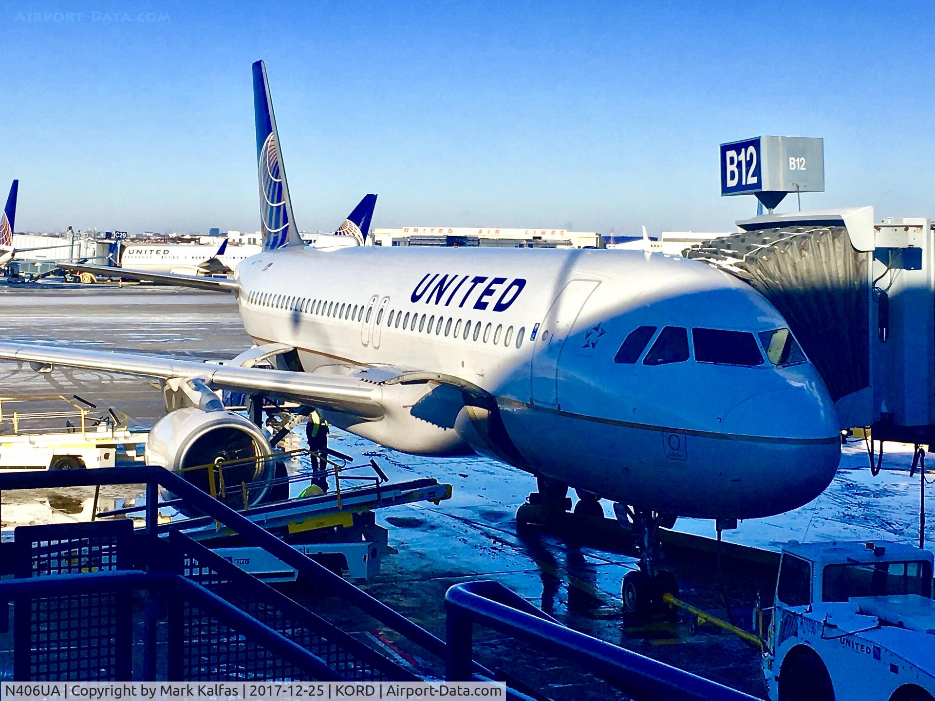 N406UA, 1994 Airbus A320-232 C/N 454, United Airlines Airbus A320-232, N406UA boarding for Miami at gate B12 ORD,