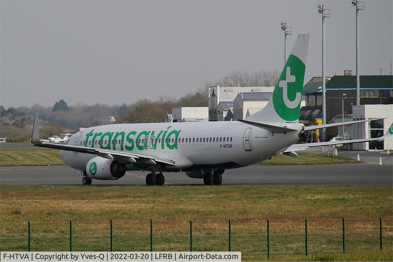 F-HTVA, 2015 Boeing 737-8K2 C/N 62158, Boeing 737-8K2, Taxiing after push back, Brest-Bretagne airport (LFRB-BES)